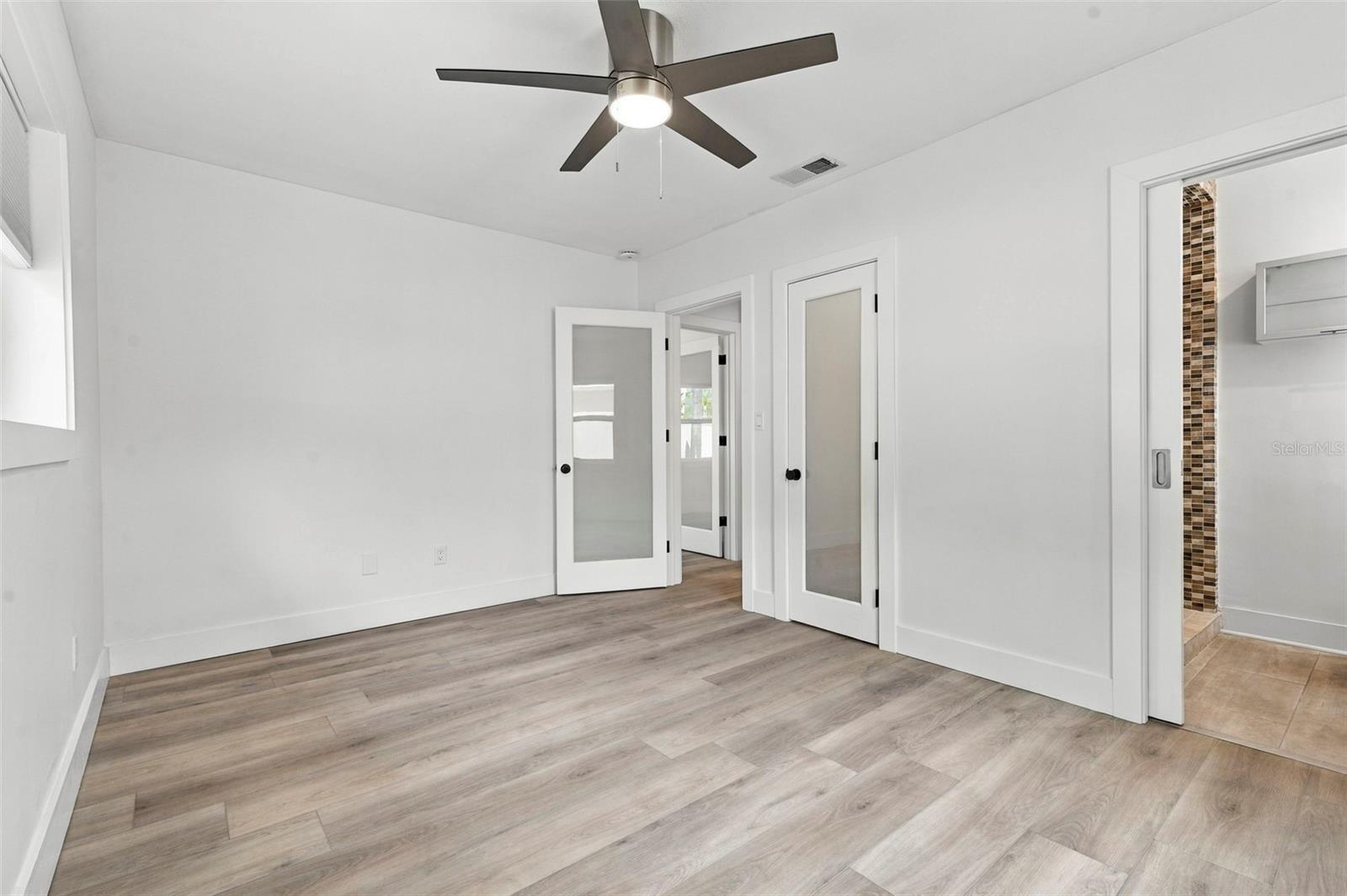 804 BRUCE AVE — photo 20