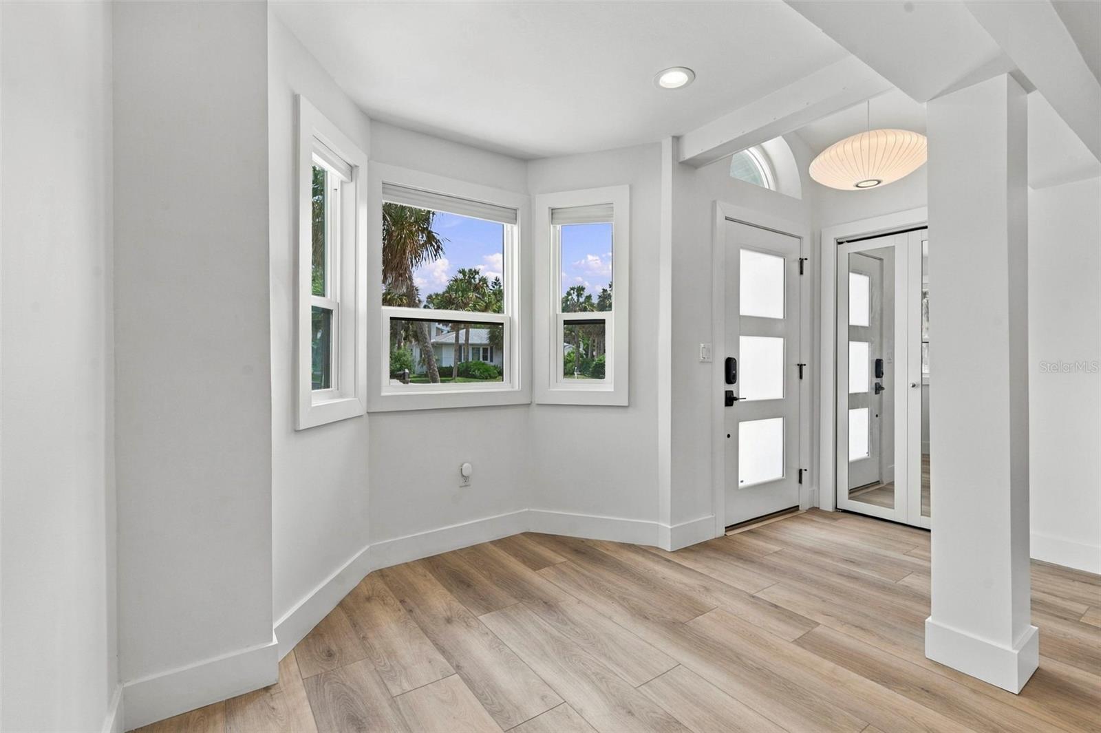 804 BRUCE AVE — photo 3