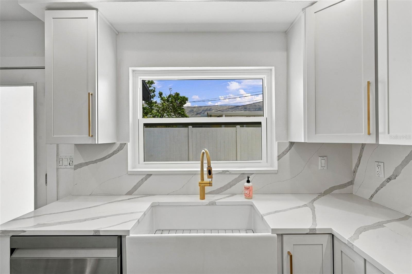 804 BRUCE AVE — photo 11