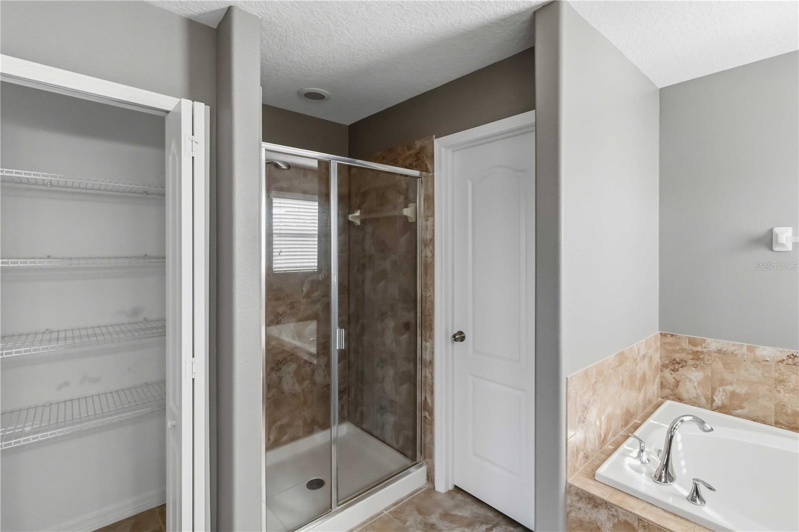 609 TANANA FALL DR — photo 22