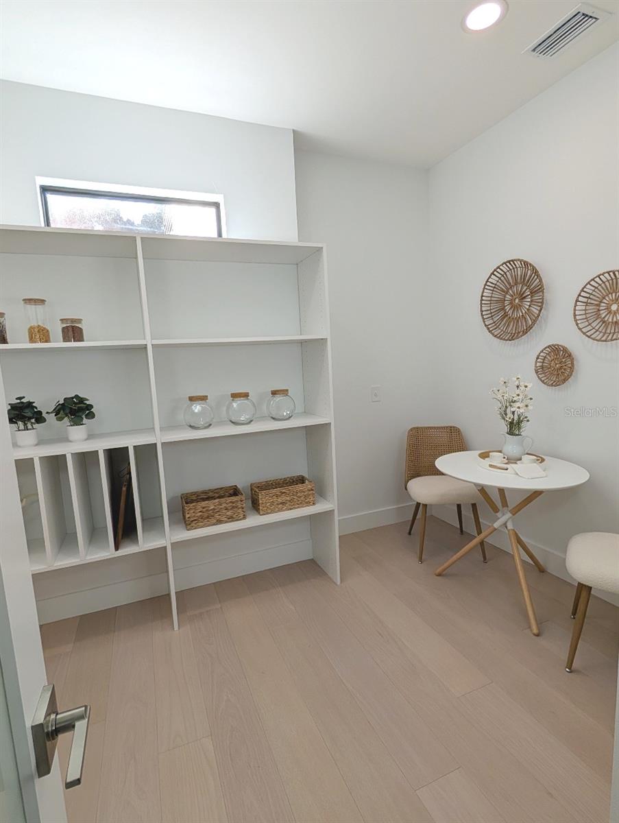 2110 MICHELE DR — photo 11
