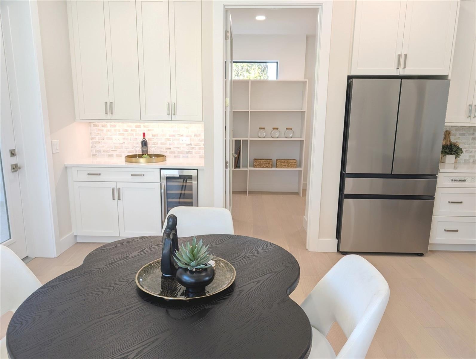 2110 MICHELE DR — photo 9