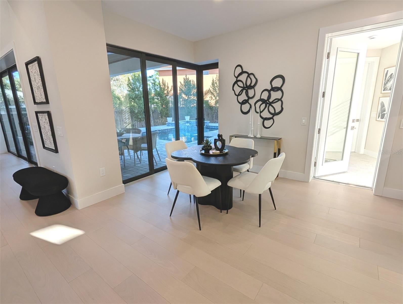 2110 MICHELE DR — photo 12