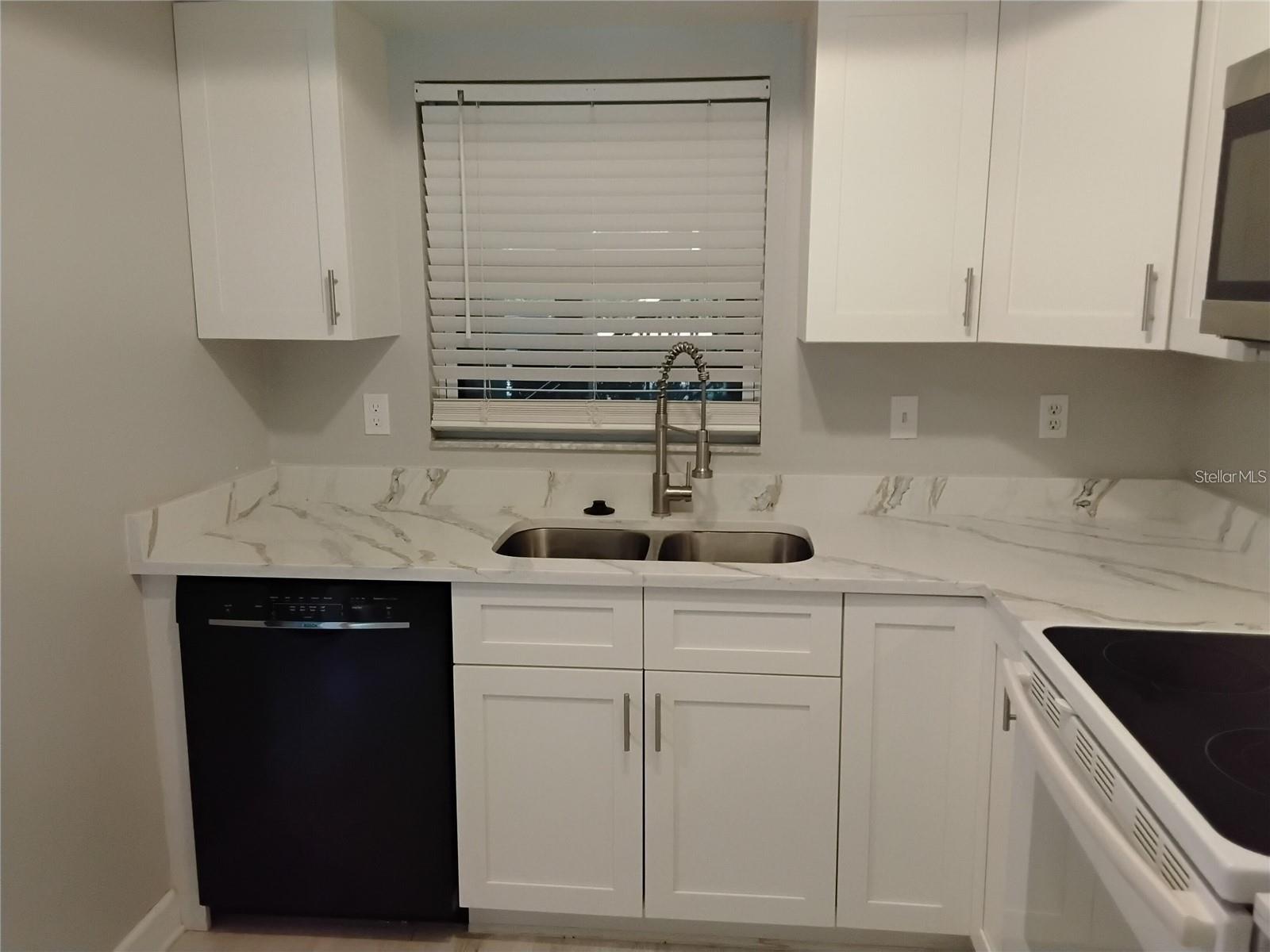 1100 E BAY DR #82 — photo 5