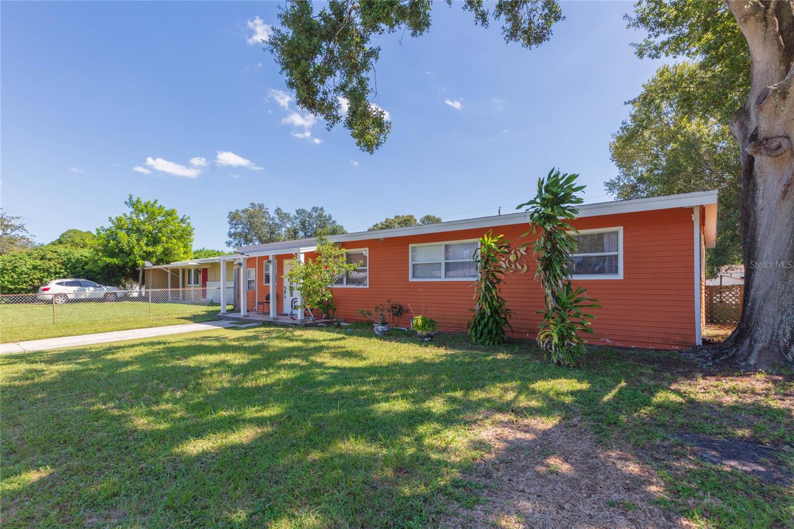 4416 W TRILBY AVE — photo 2