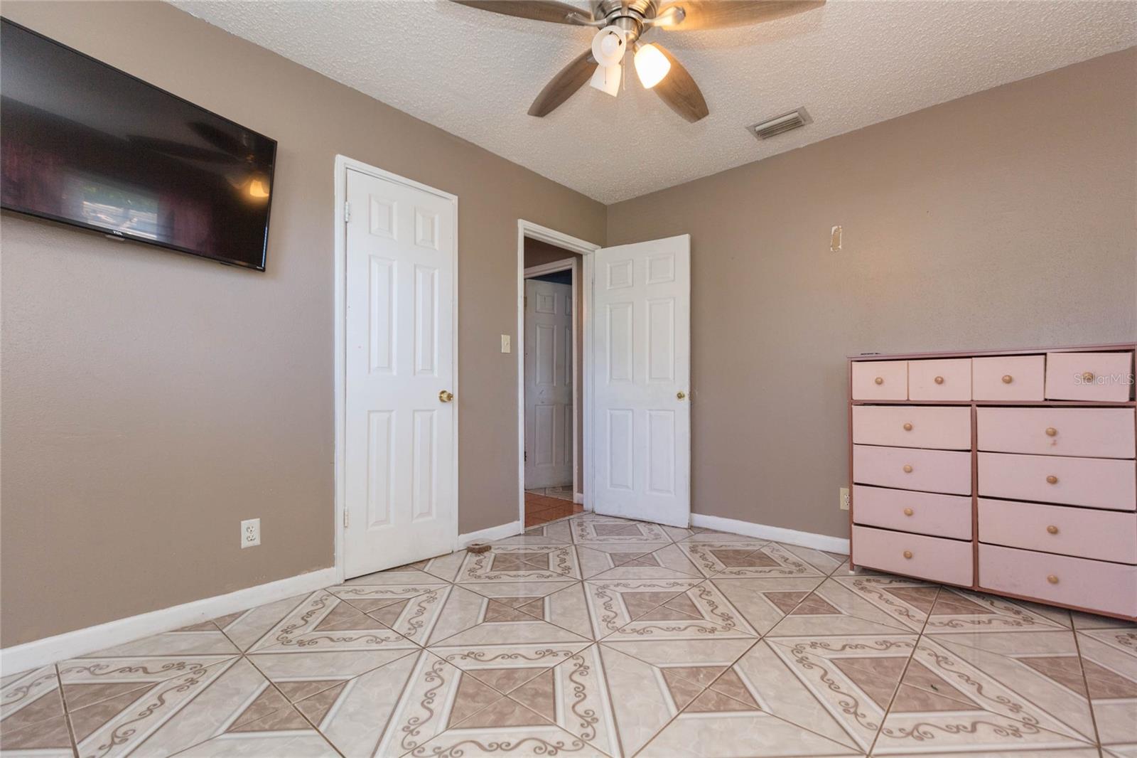 4416 W TRILBY AVE — photo 17