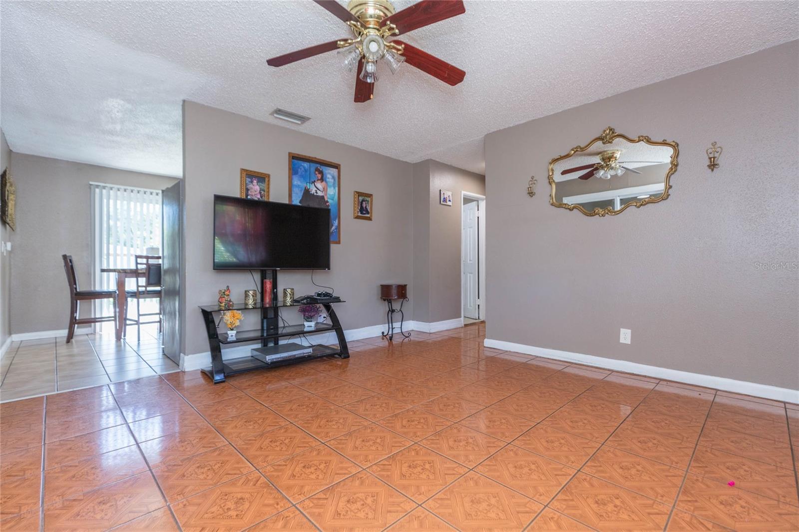 4416 W TRILBY AVE — photo 6