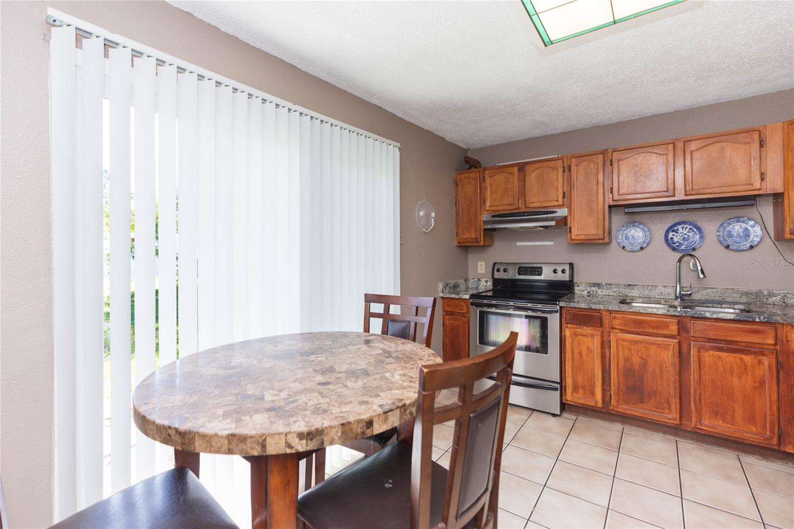 4416 W TRILBY AVE — photo 8