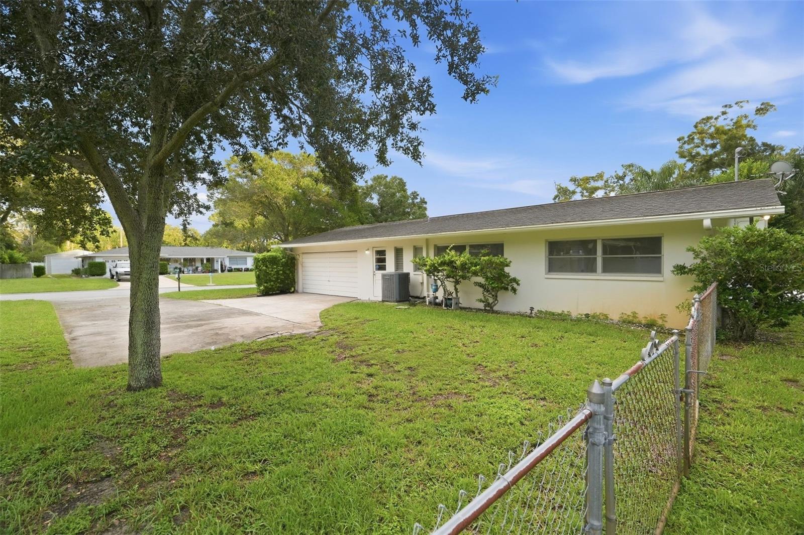 1514 OAKADIA DR W — photo 32