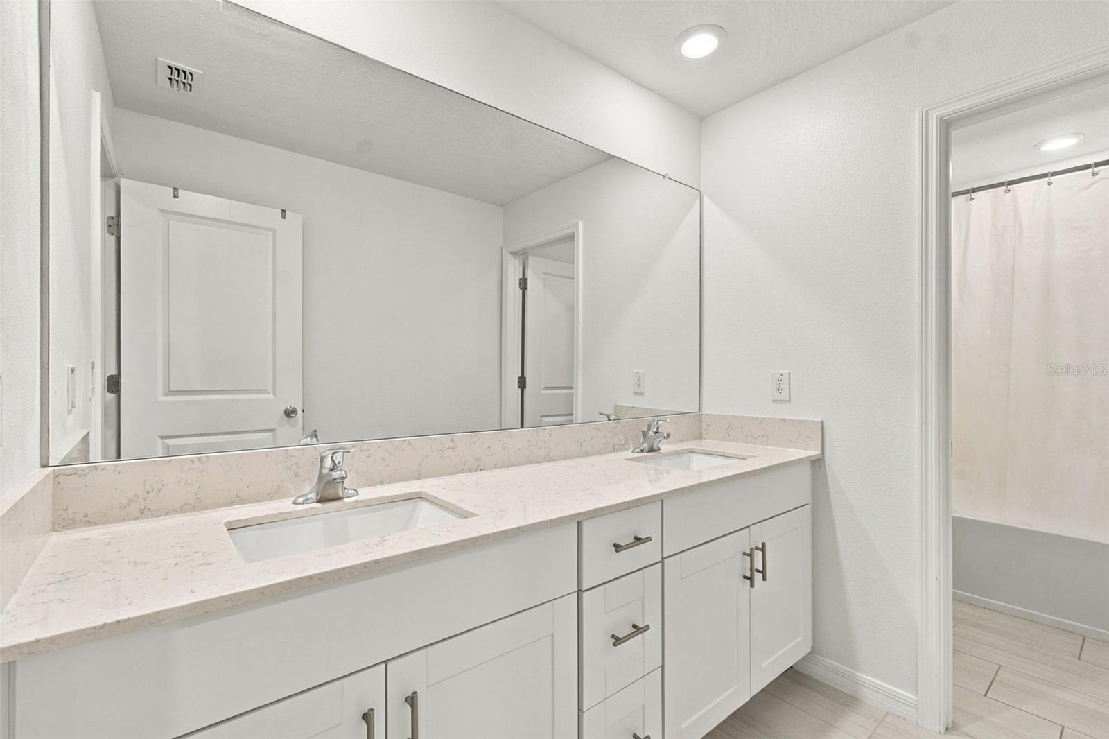 2013 LANIER RD — photo 14