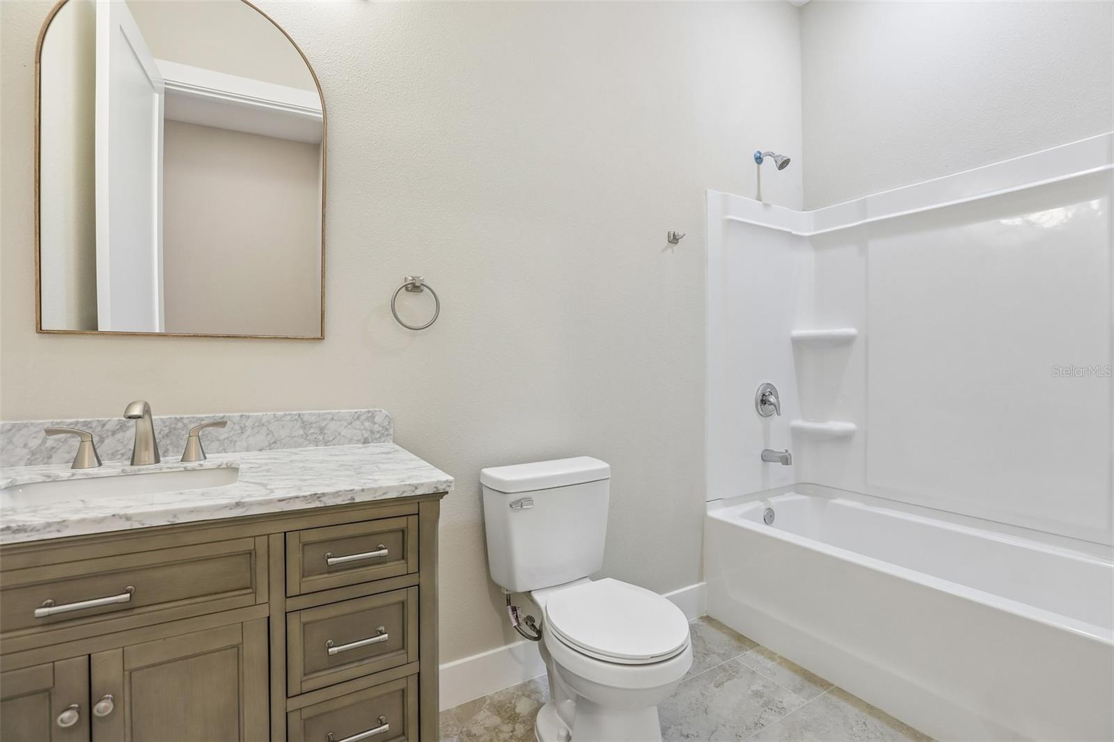 806 LAMONT PL — photo 33