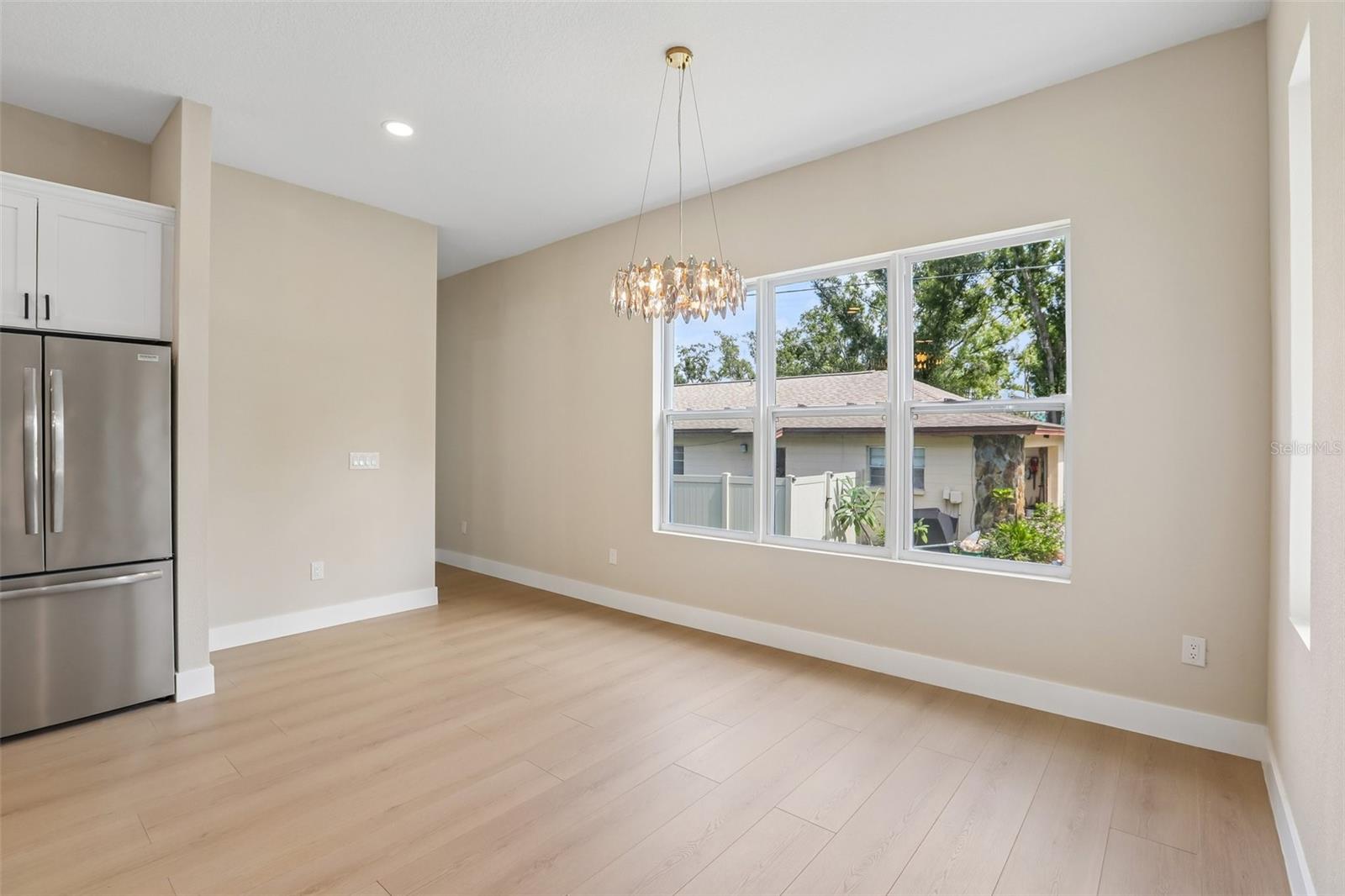 806 LAMONT PL — photo 16