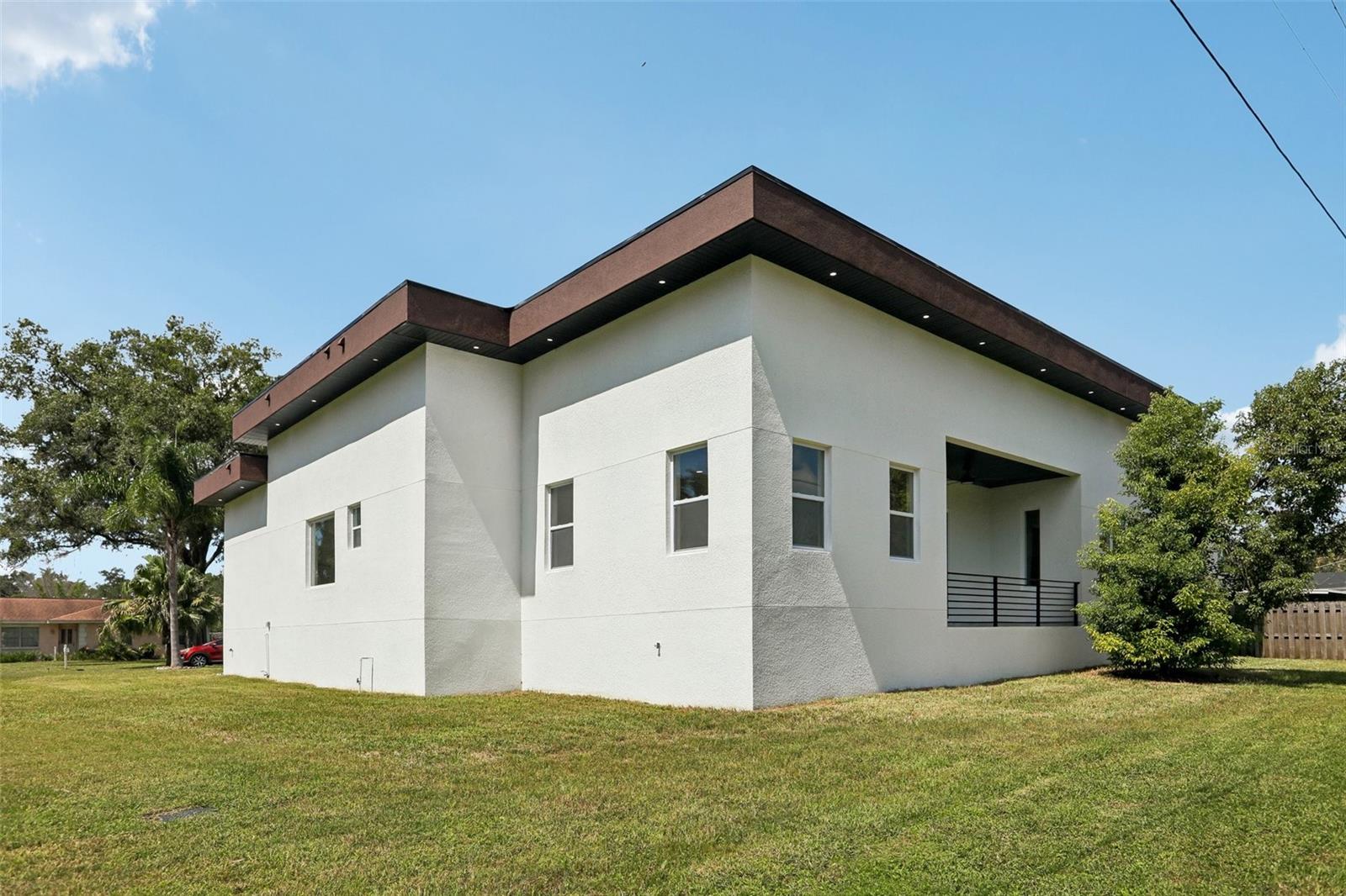 806 LAMONT PL — photo 45