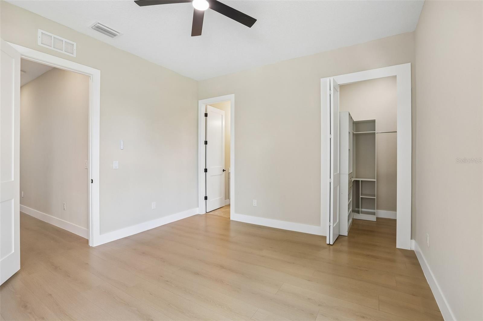806 LAMONT PL — photo 31