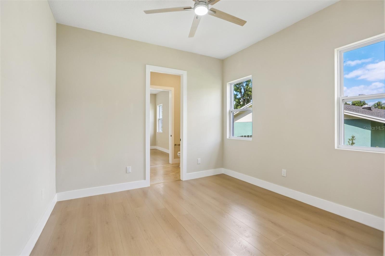 806 LAMONT PL — photo 39
