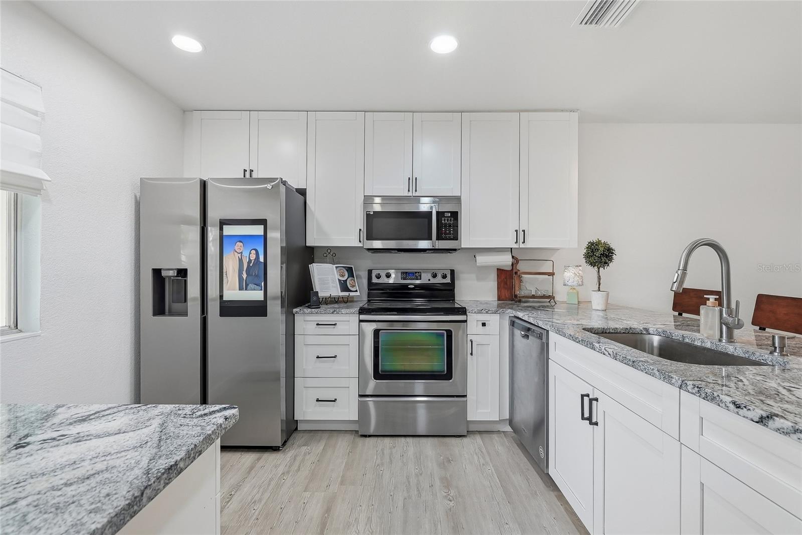 2265 BANCROFT CIR S #B — photo 8