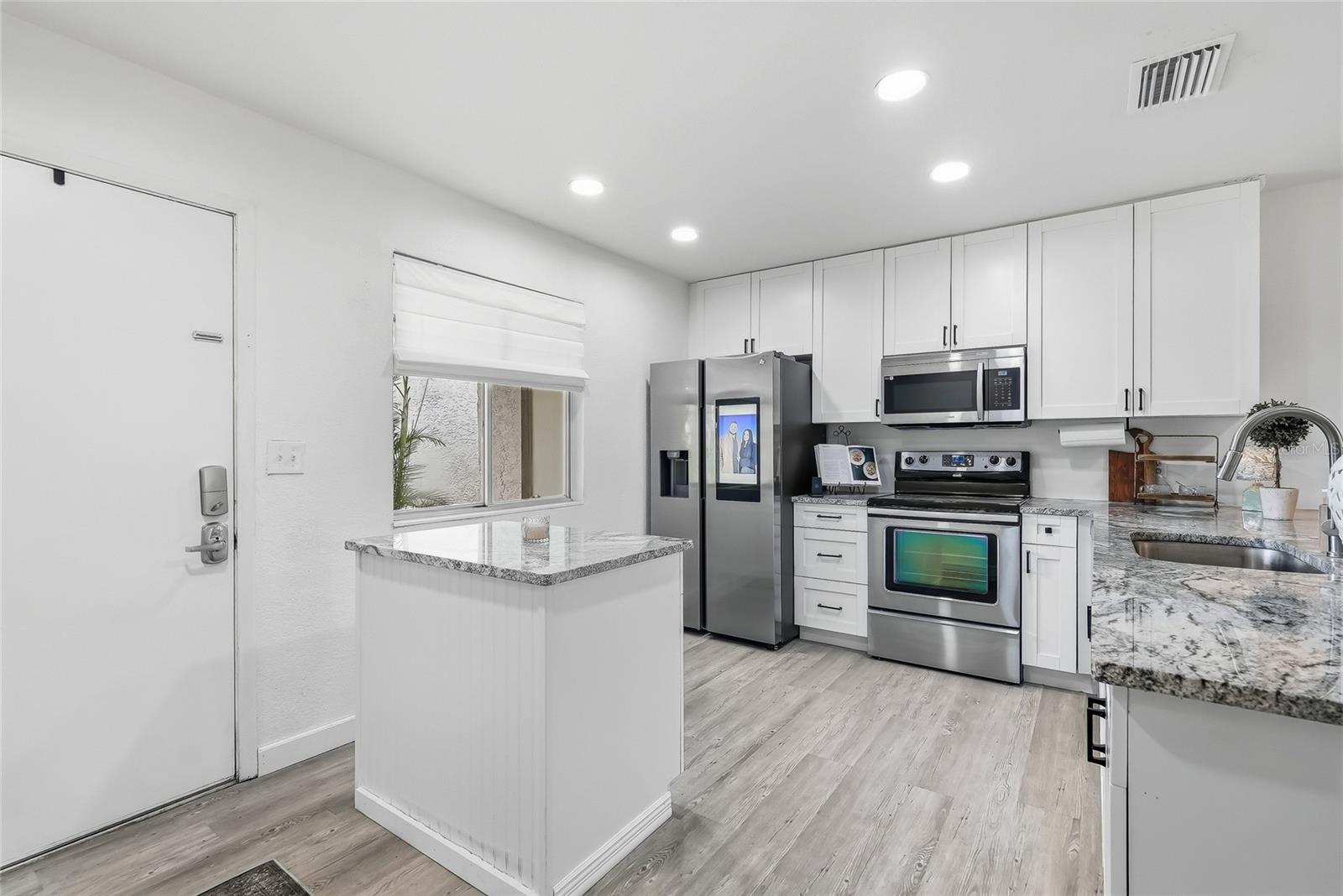 2265 BANCROFT CIR S #B — photo 7