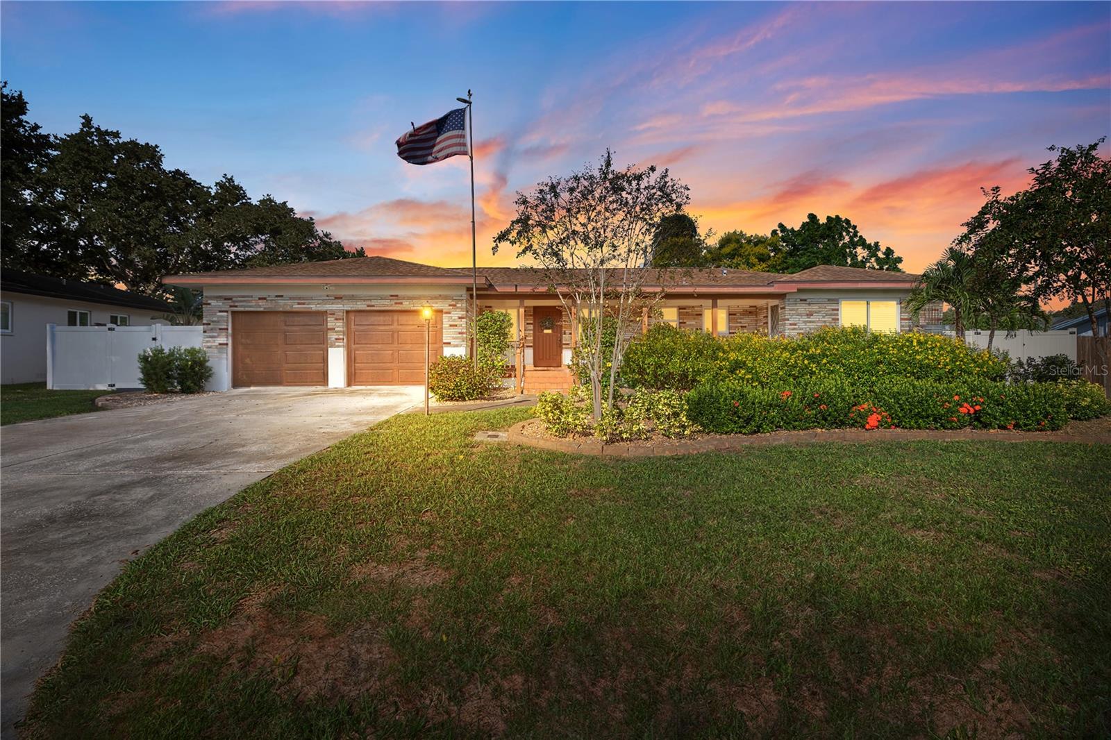 1324 WHITACRE DR — photo 3