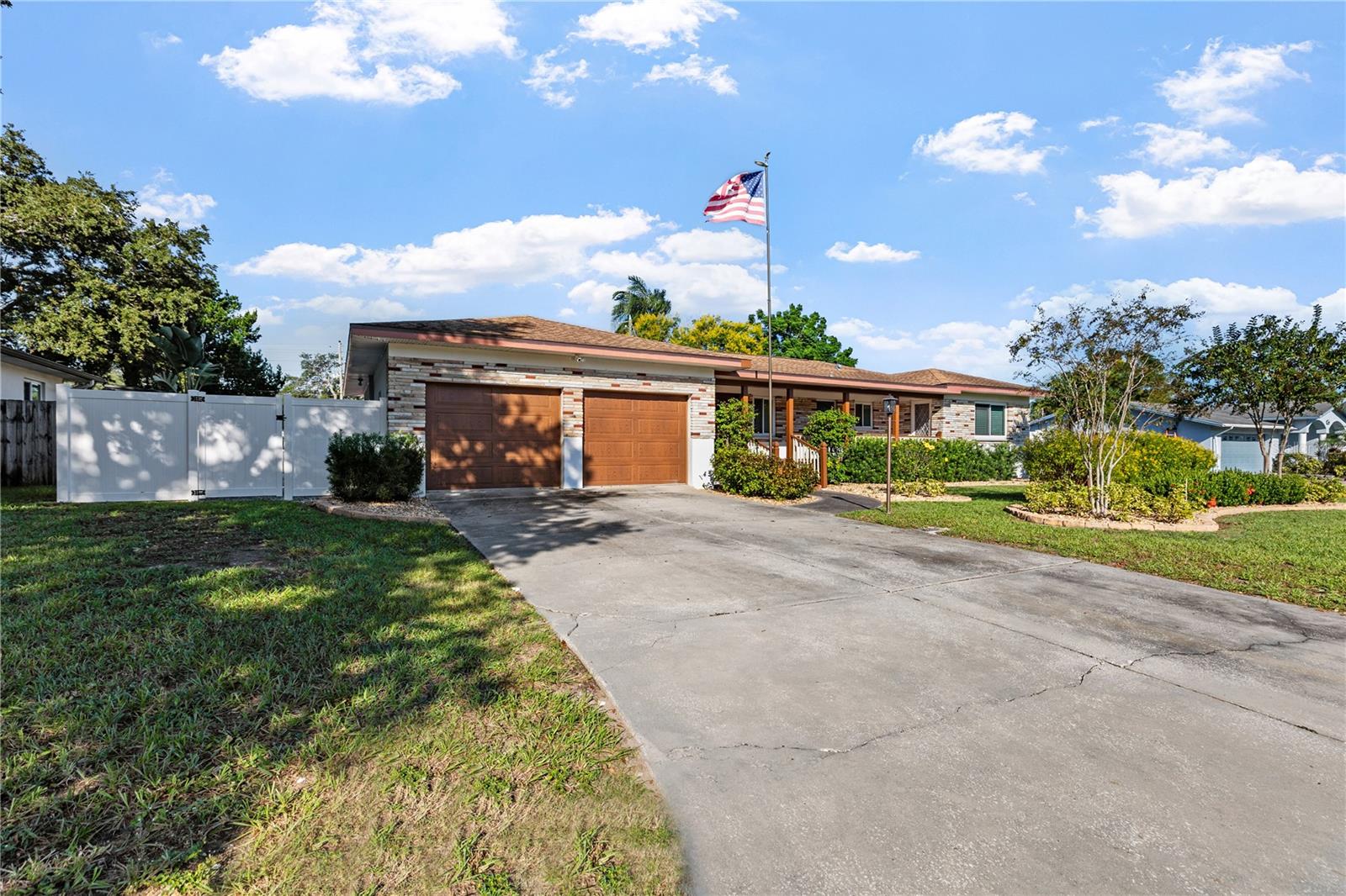 1324 WHITACRE DR — photo 2
