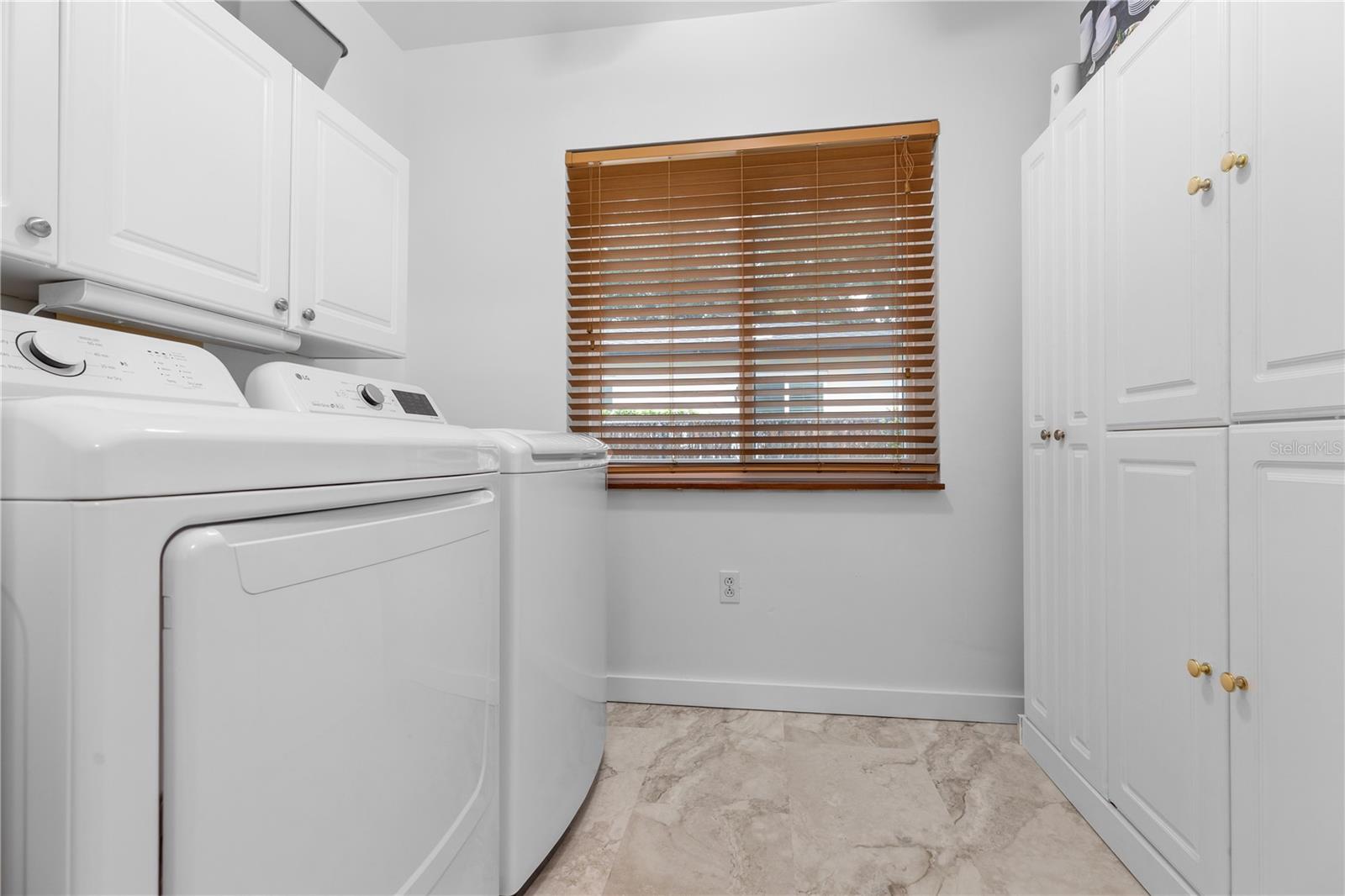 1324 WHITACRE DR — photo 15