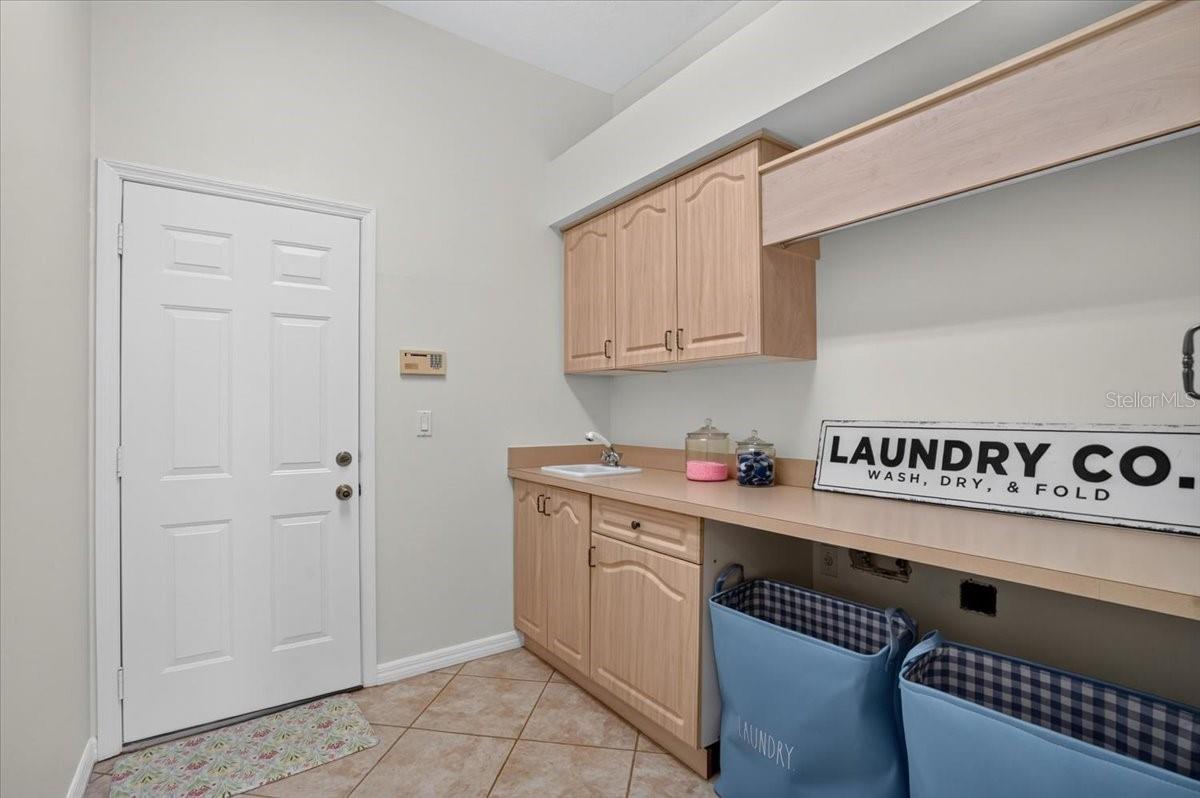 102 BRENDA LN — photo 28