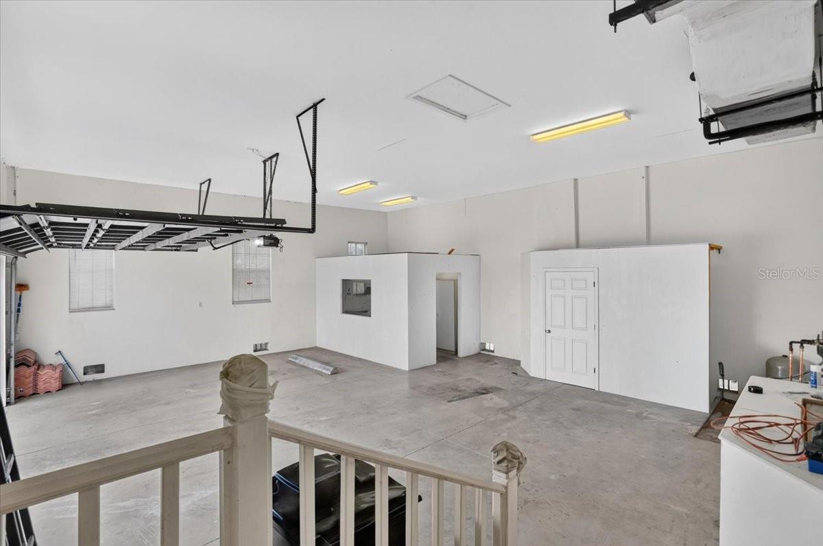 102 BRENDA LN — photo 33