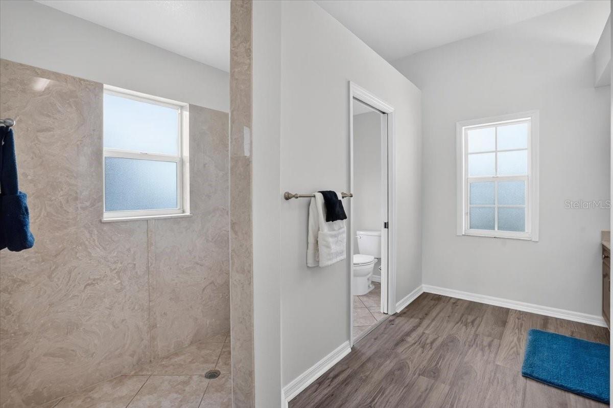 102 BRENDA LN — photo 23