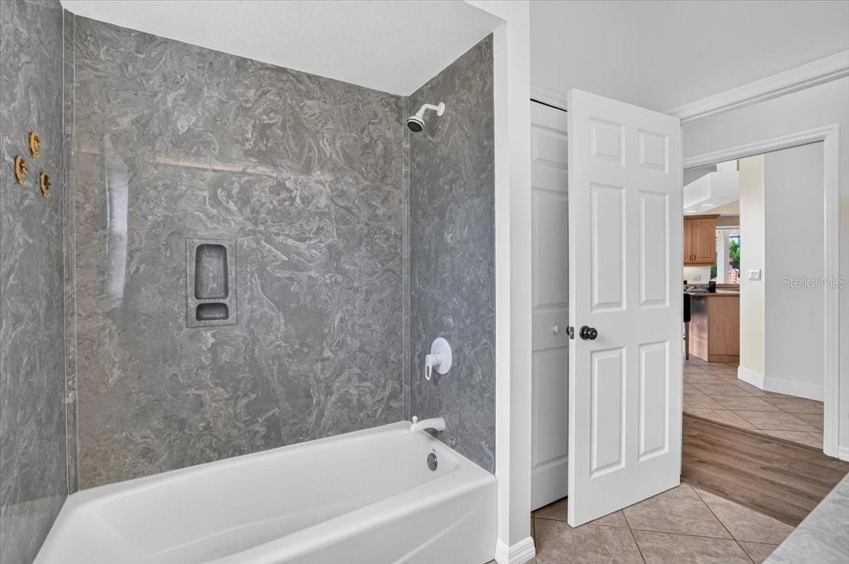 102 BRENDA LN — photo 31
