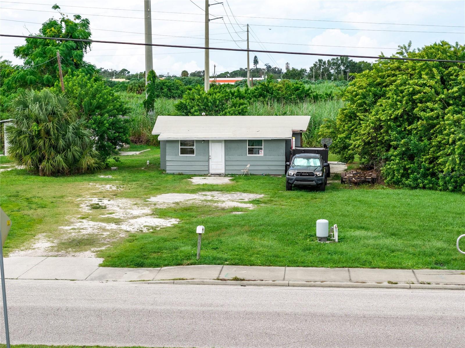 2305 MANGO AVE — photo 2