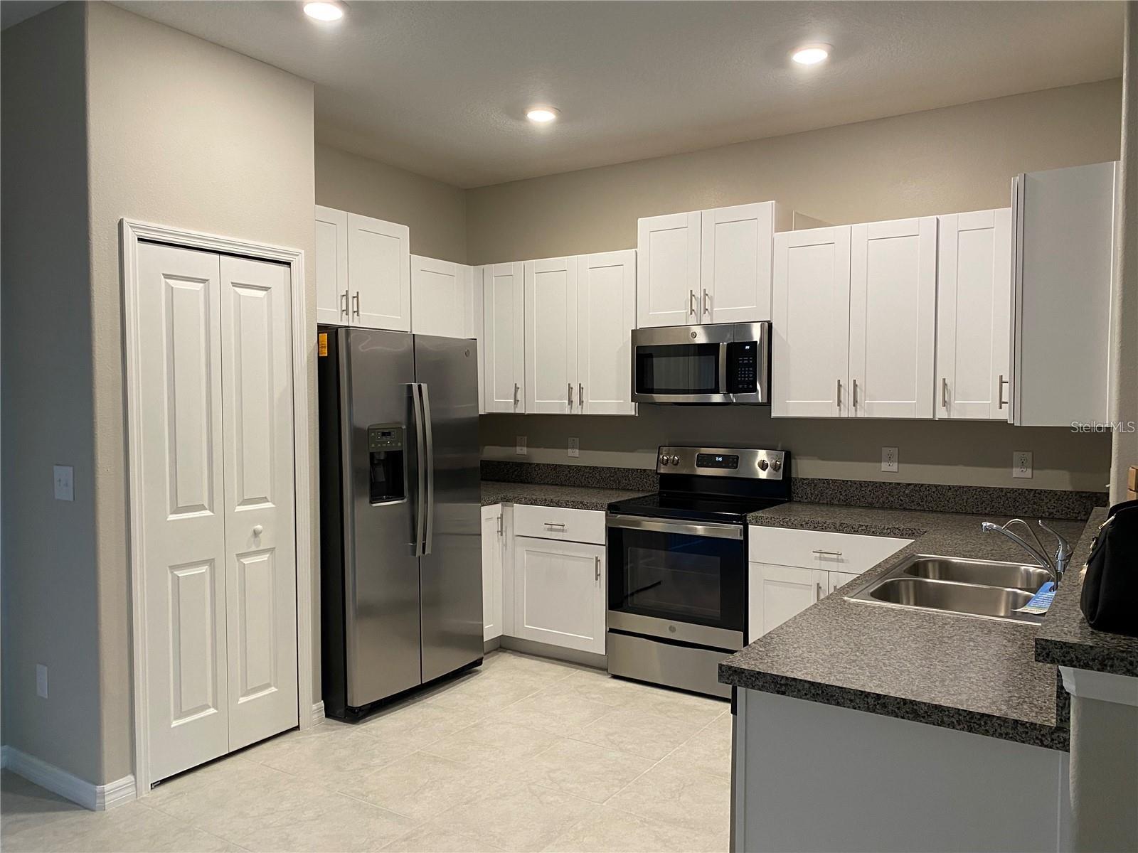 3590 BELLMEADE CT — photo 4