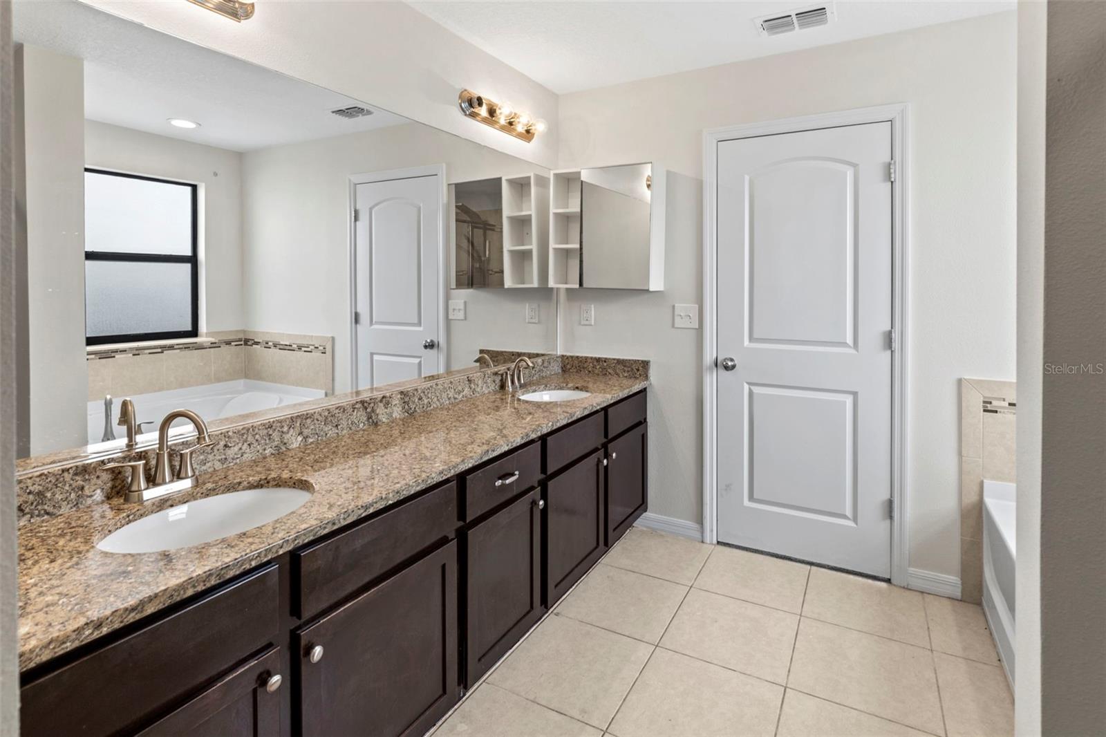 11924 WINTERSET COVE DR — photo 36