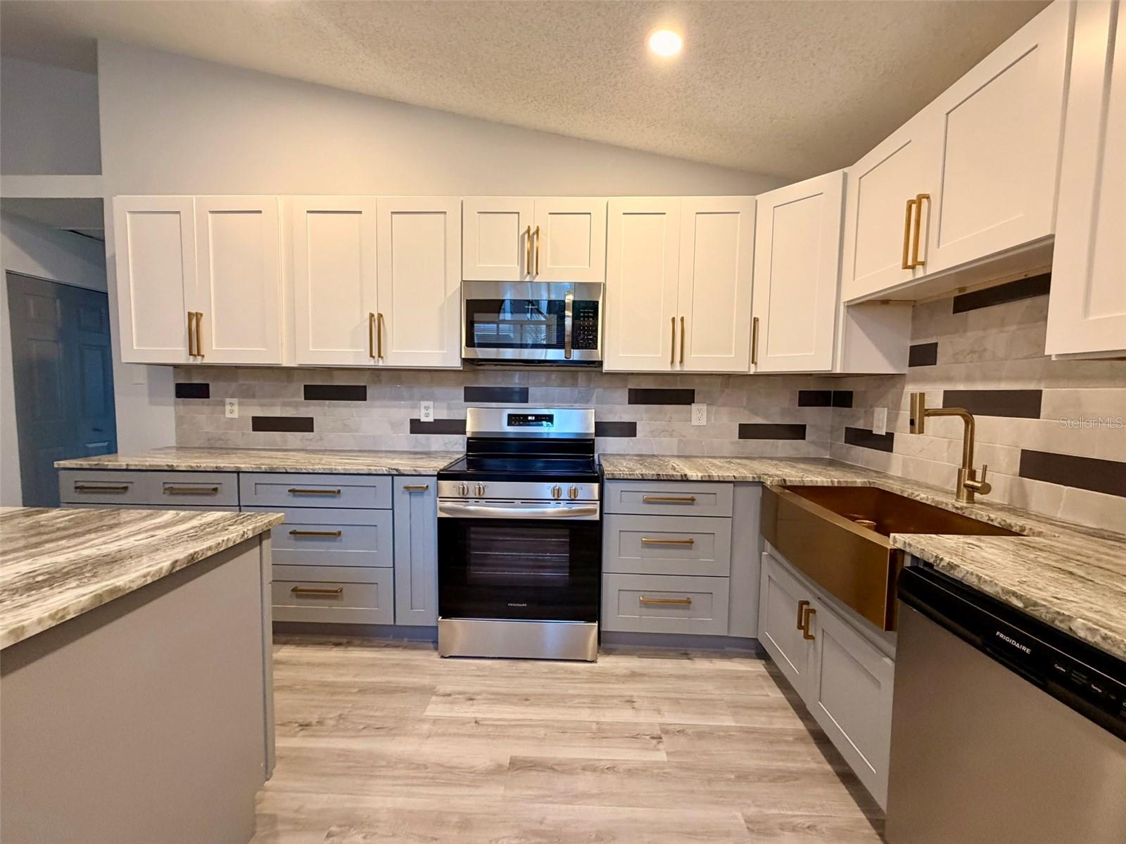 2416 HOUNDS TRL — photo 15