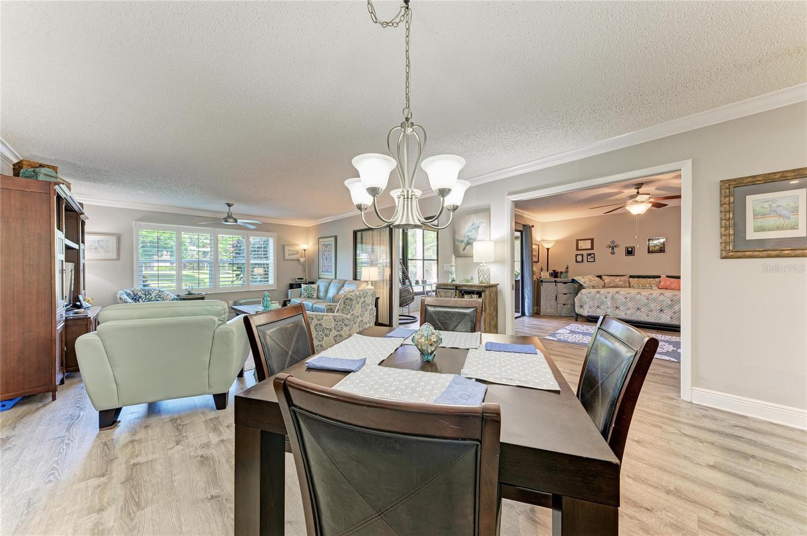 812 SPRING LAKES BLVD. — photo 23
