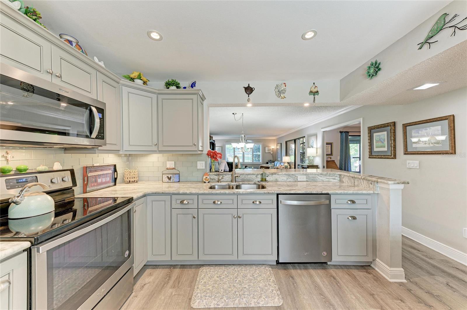 812 SPRING LAKES BLVD. — photo 19