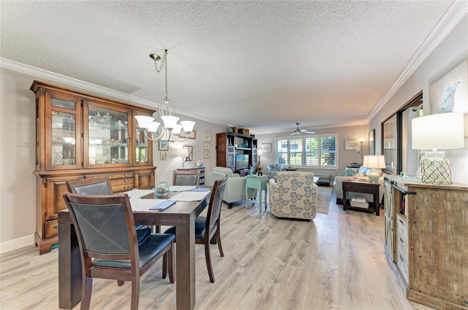 812 SPRING LAKES BLVD. — photo 20