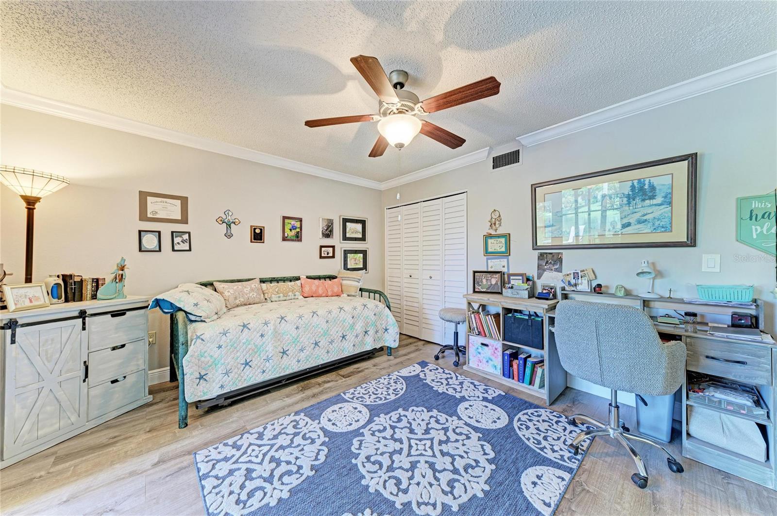812 SPRING LAKES BLVD. — photo 36