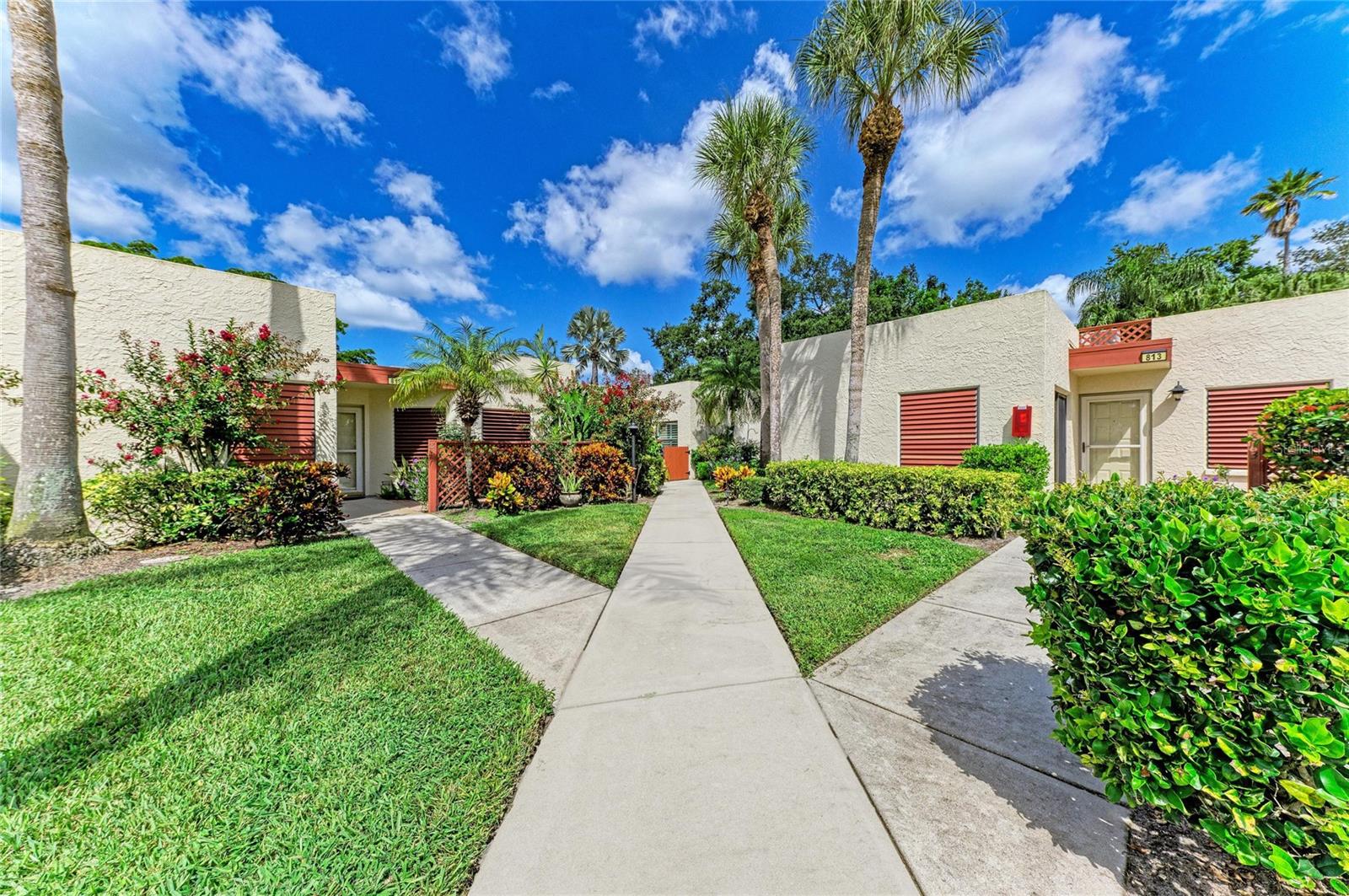 812 SPRING LAKES BLVD. — photo 6