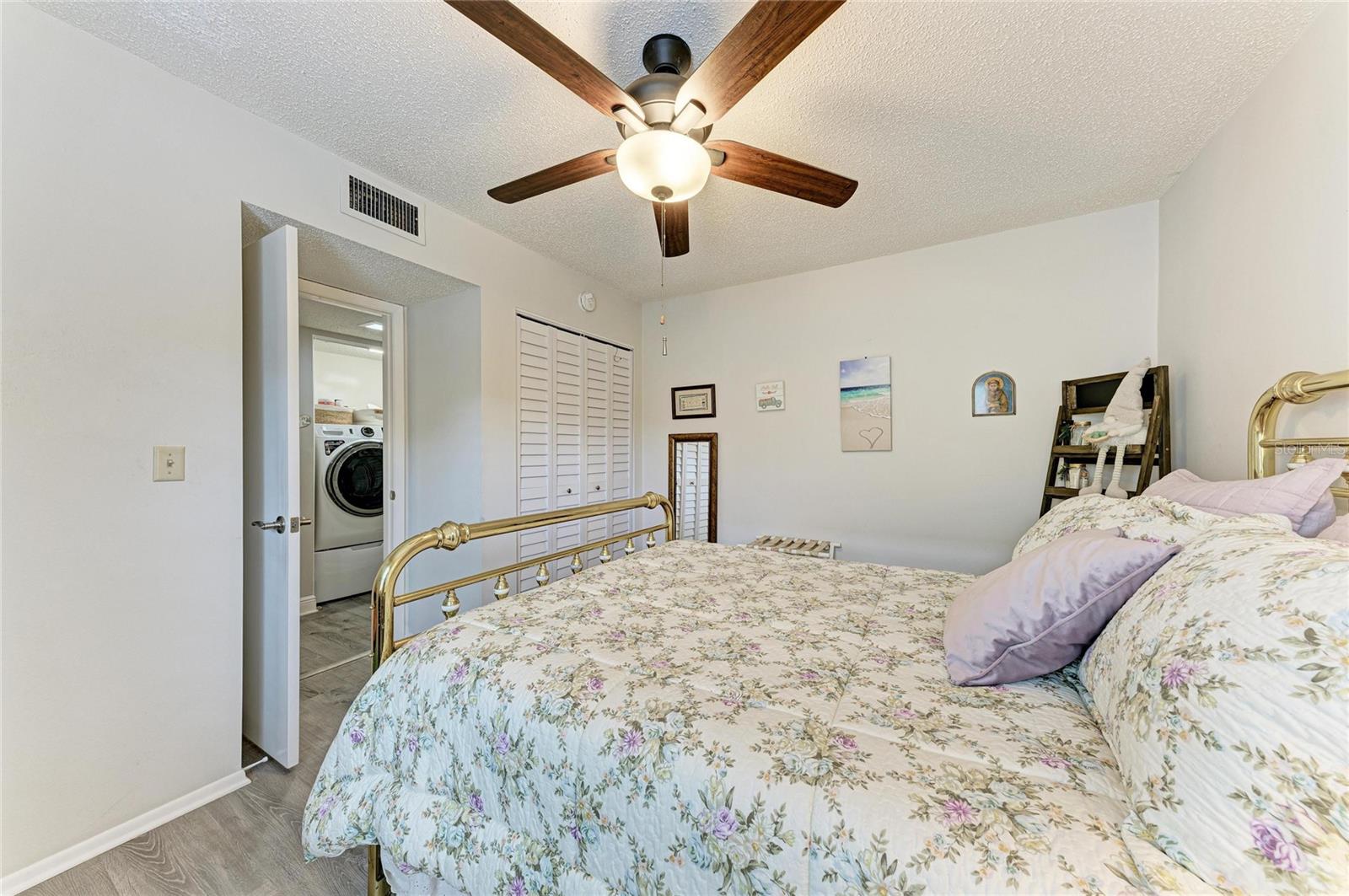 812 SPRING LAKES BLVD. — photo 32