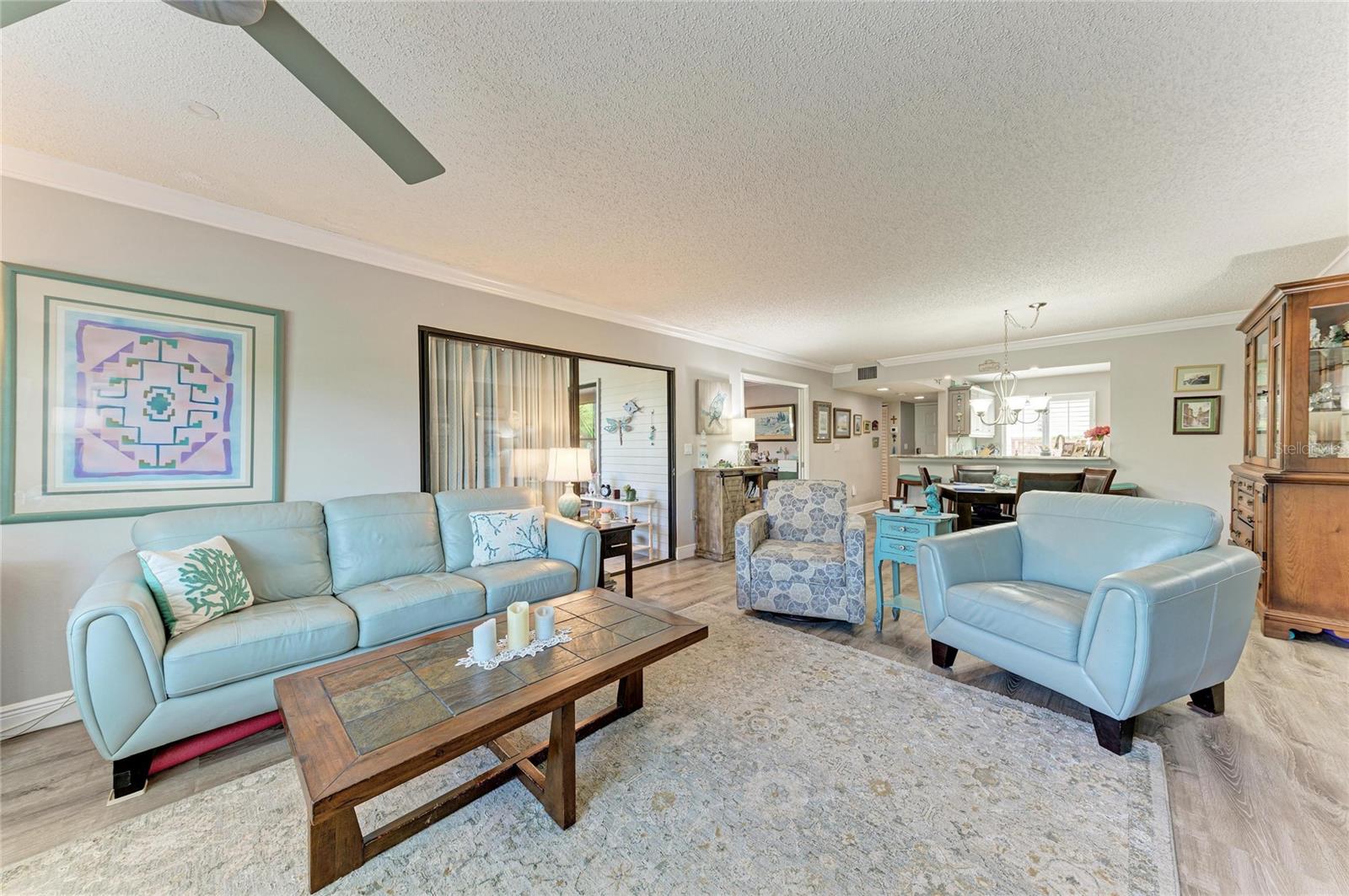 812 SPRING LAKES BLVD. — photo 4