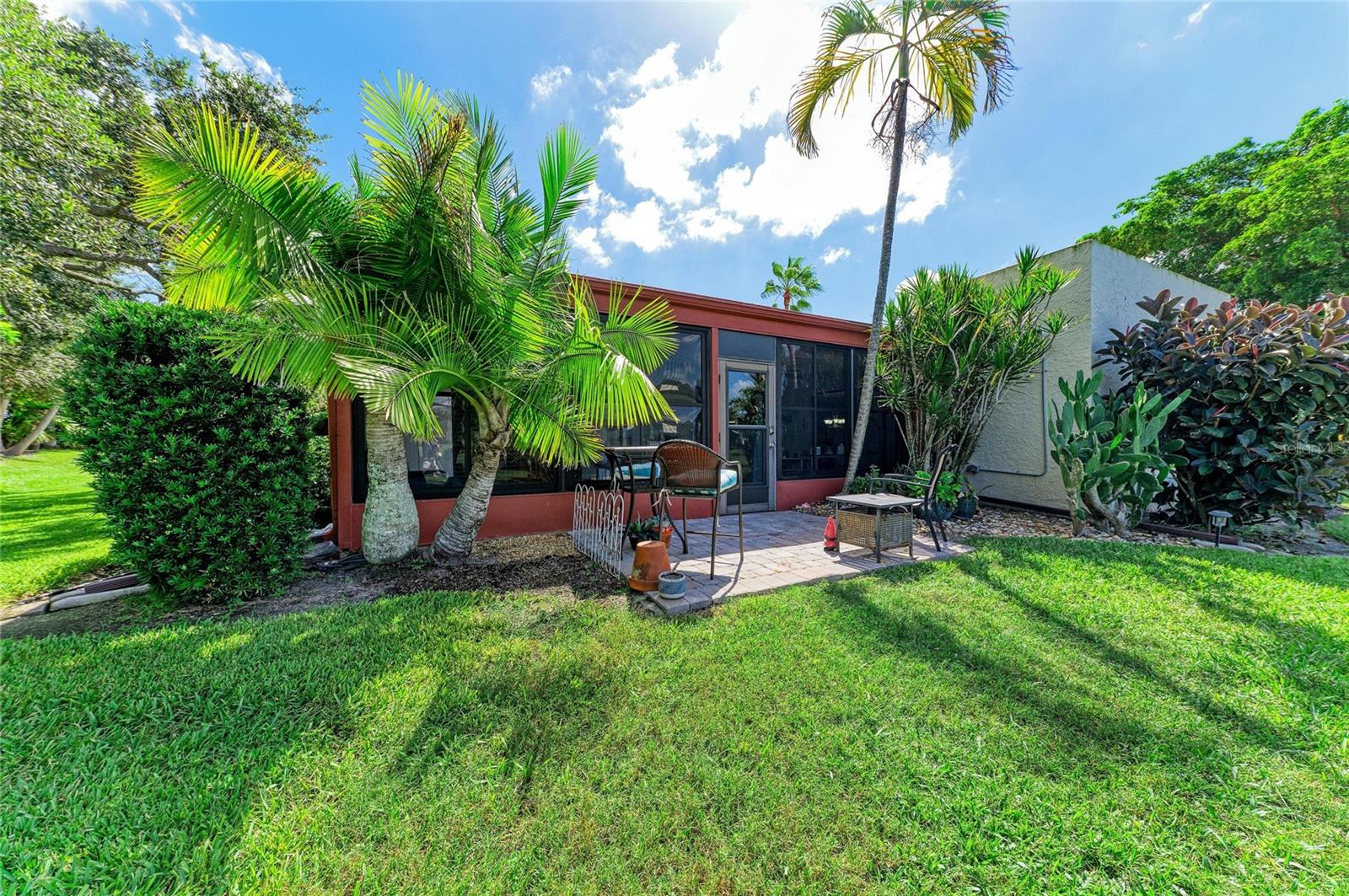 812 SPRING LAKES BLVD. — photo 45