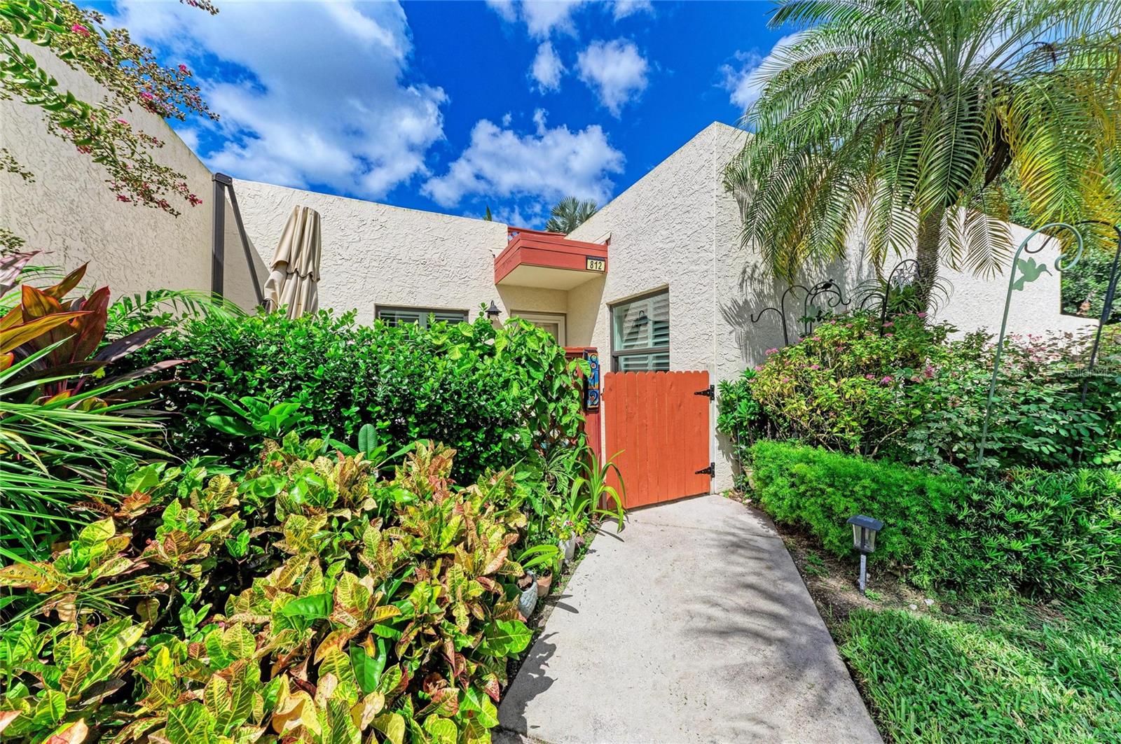 812 SPRING LAKES BLVD. — photo 2