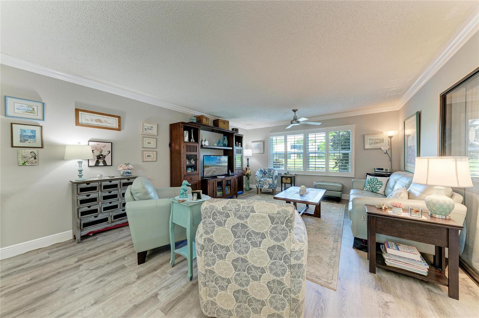812 SPRING LAKES BLVD. — photo 12