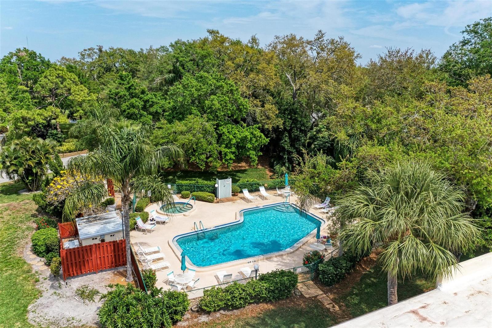 812 SPRING LAKES BLVD. — photo 51