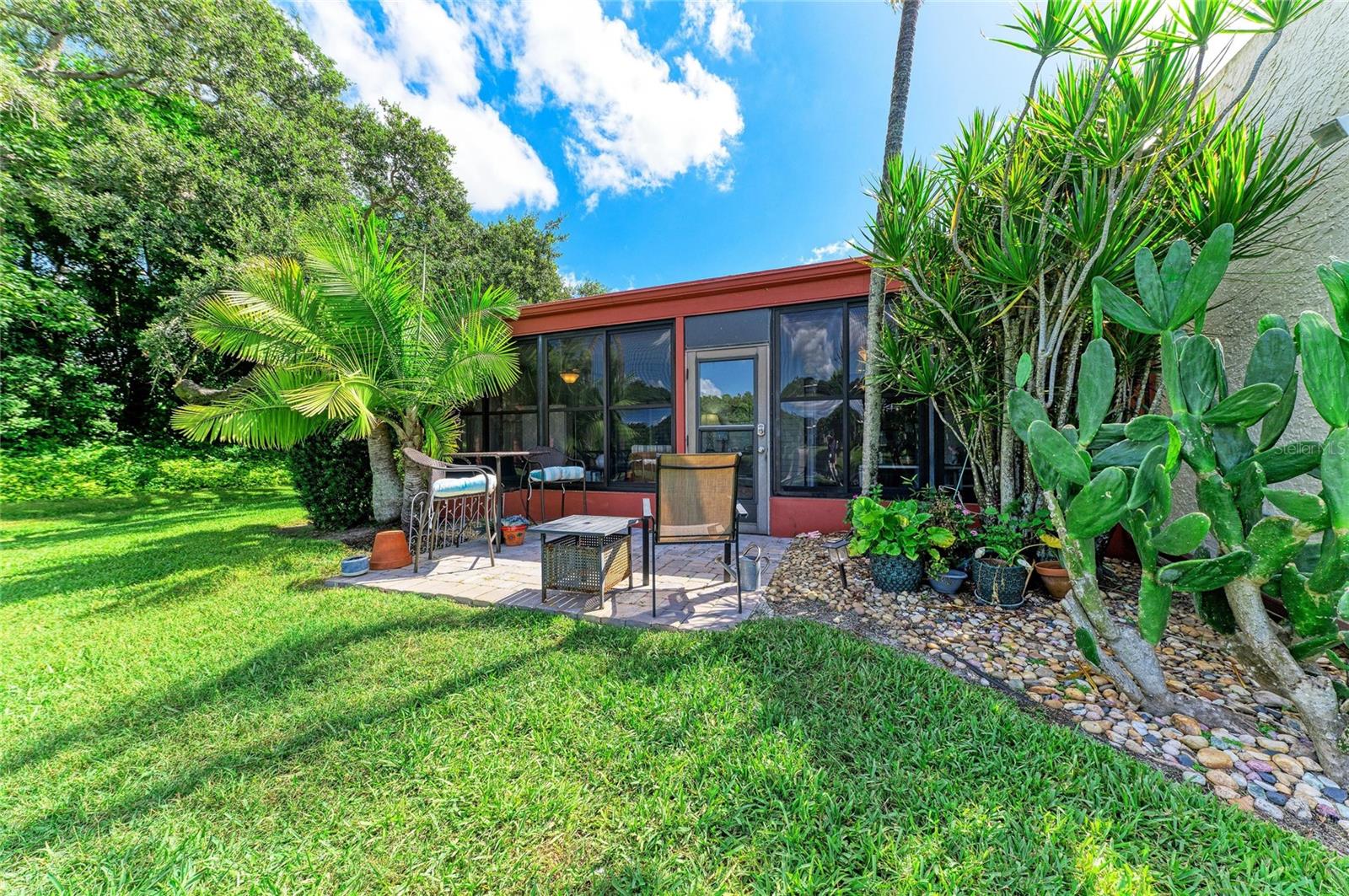 812 SPRING LAKES BLVD. — photo 46