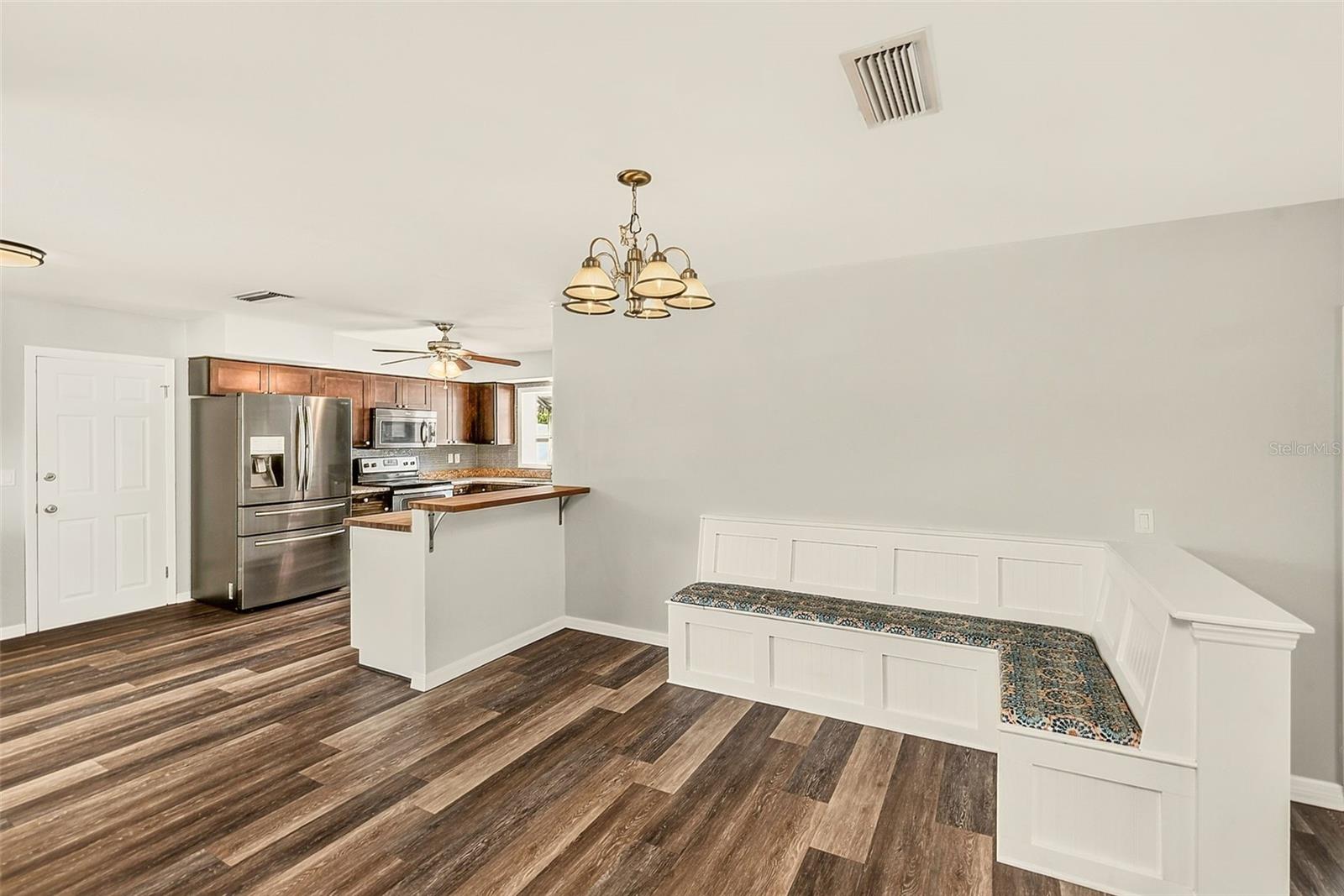 809 JACARANDA DR — photo 7