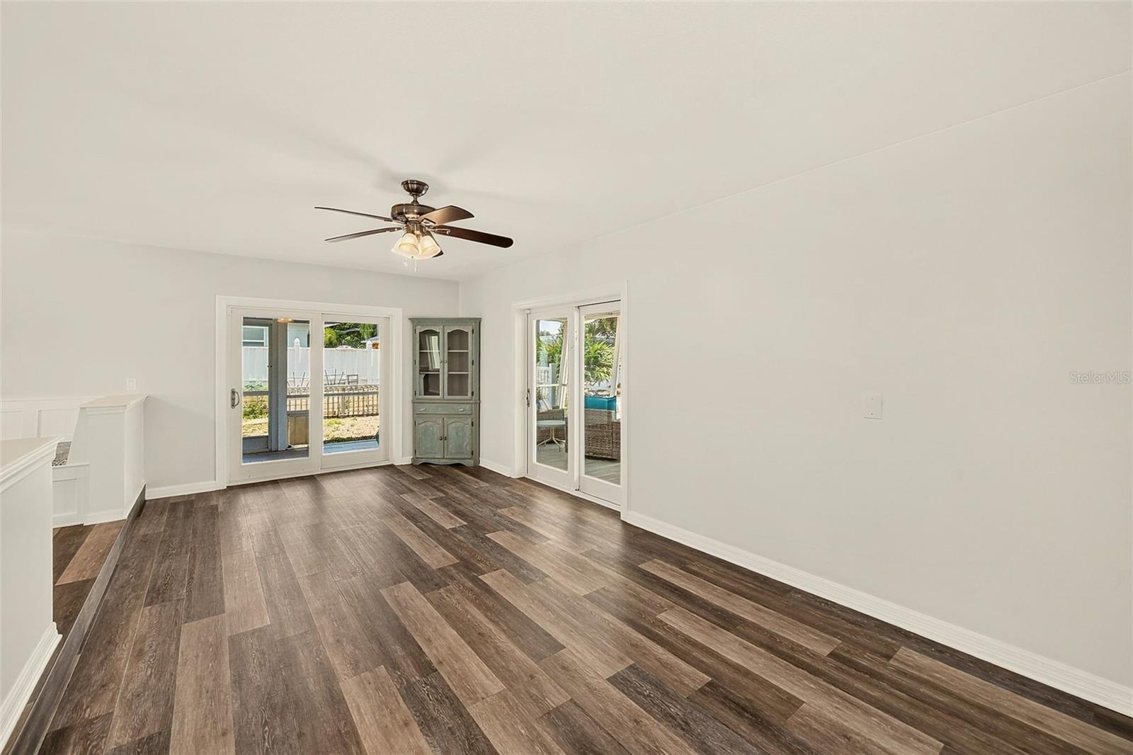 809 JACARANDA DR — photo 20