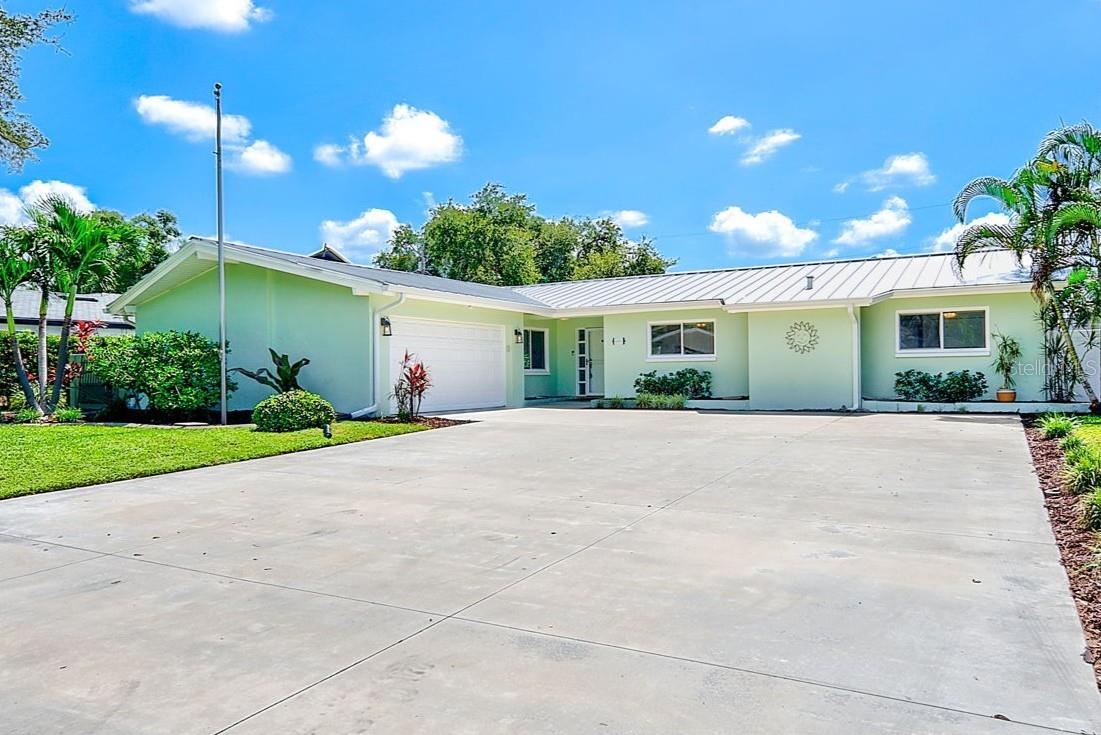 809 JACARANDA DR — photo 37