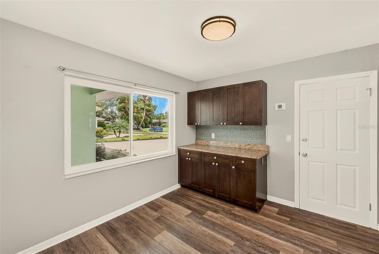 809 JACARANDA DR — photo 12