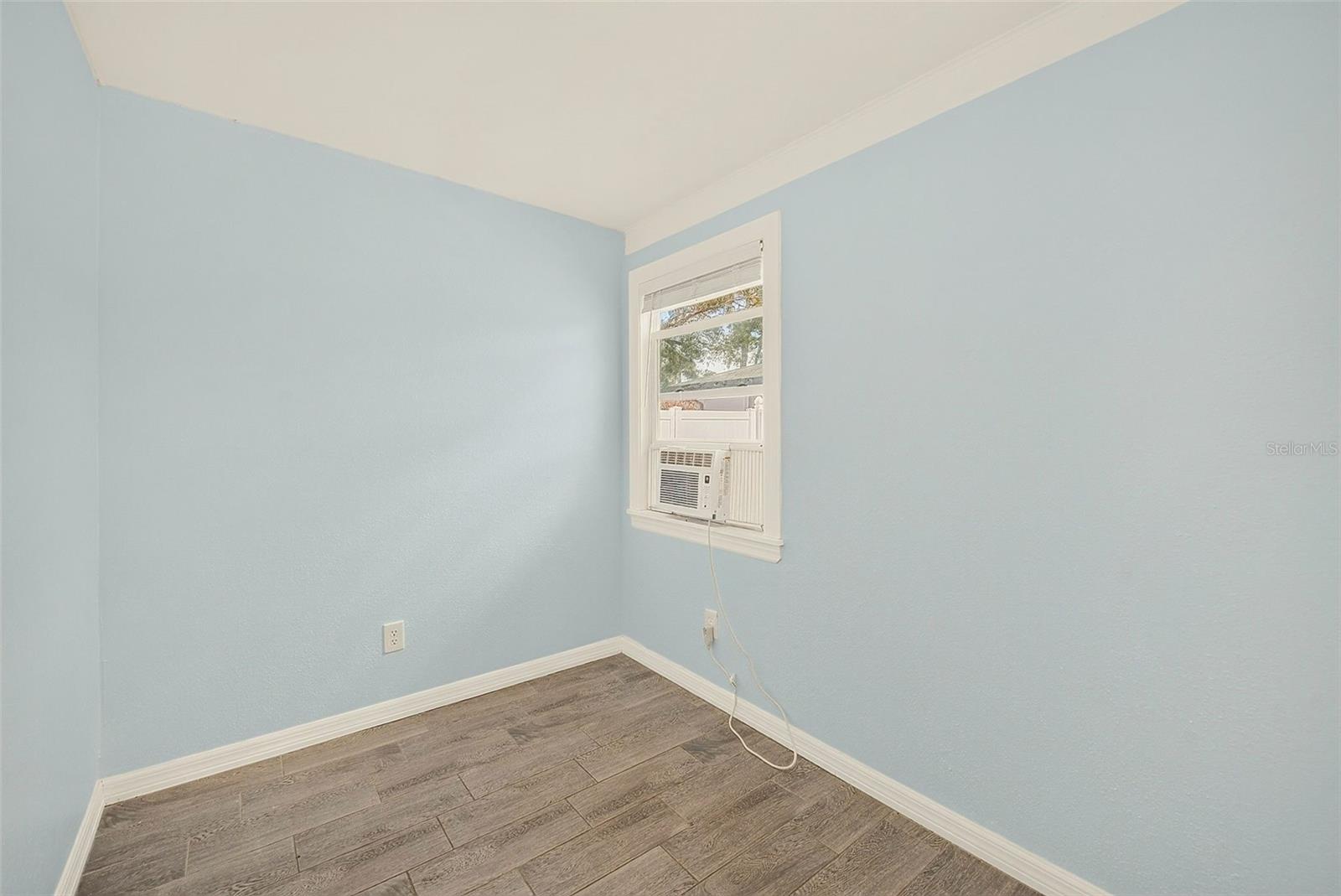 809 JACARANDA DR — photo 44