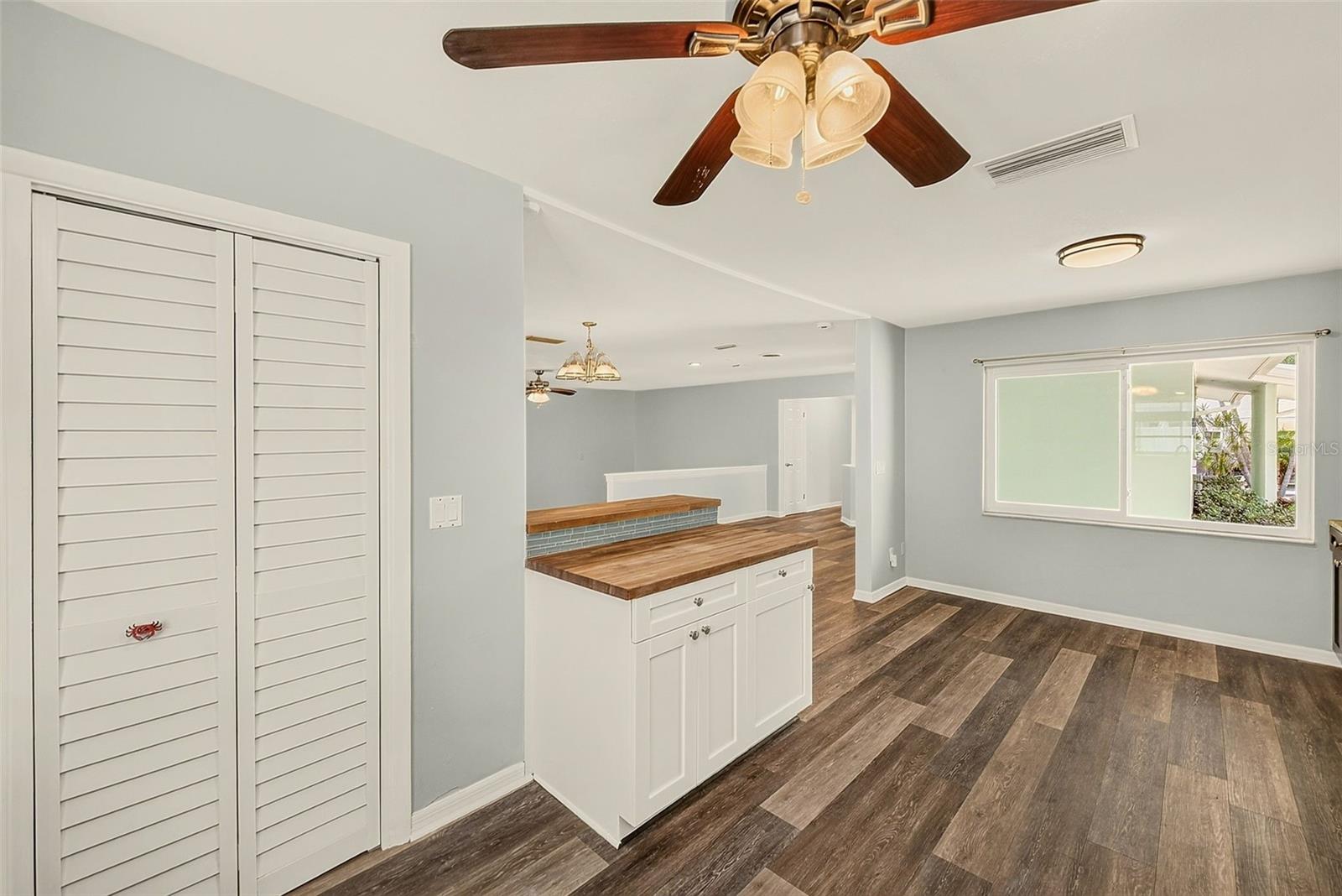809 JACARANDA DR — photo 17